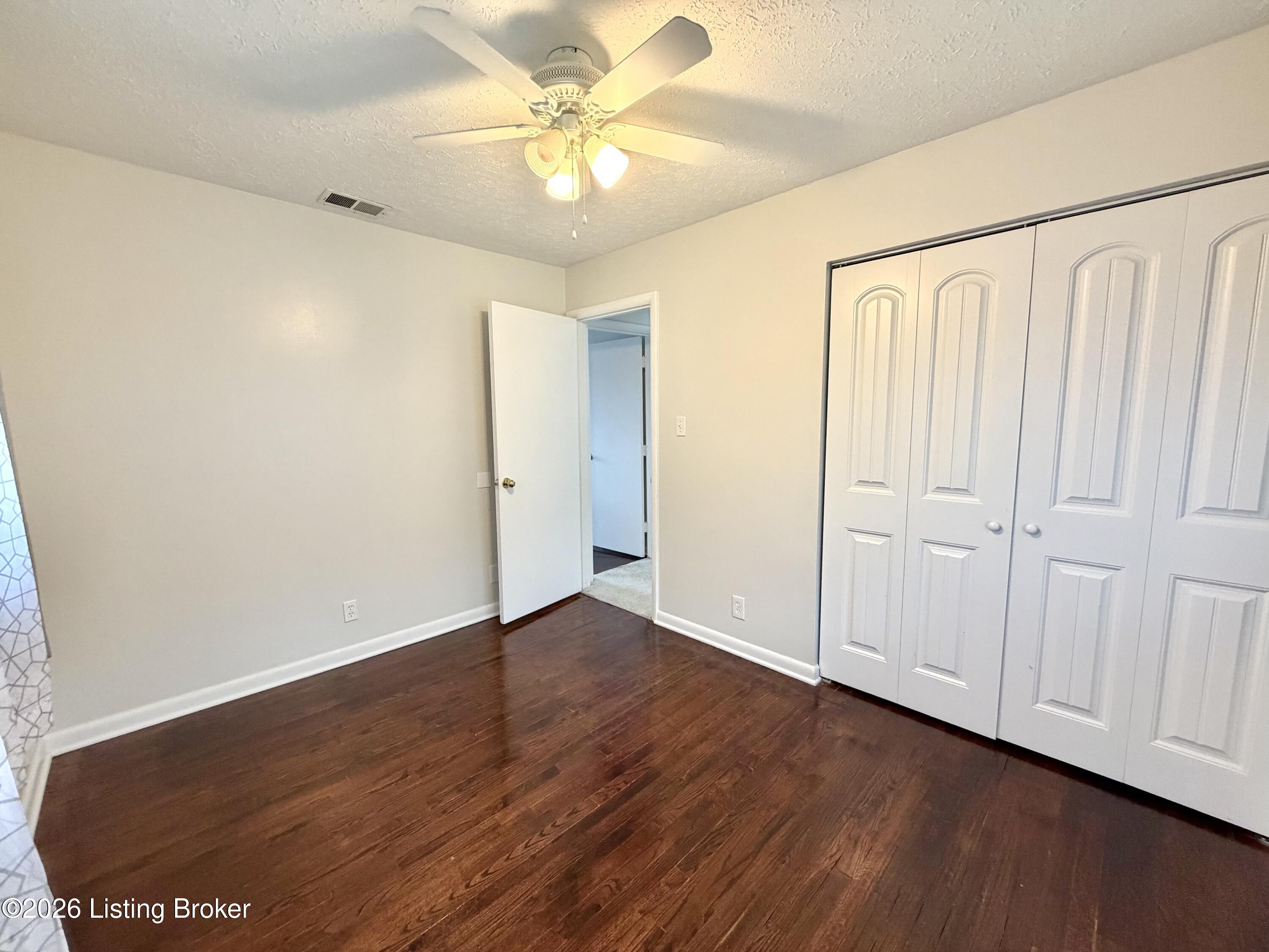 640 Zorn Ave 8a Property Photo 23