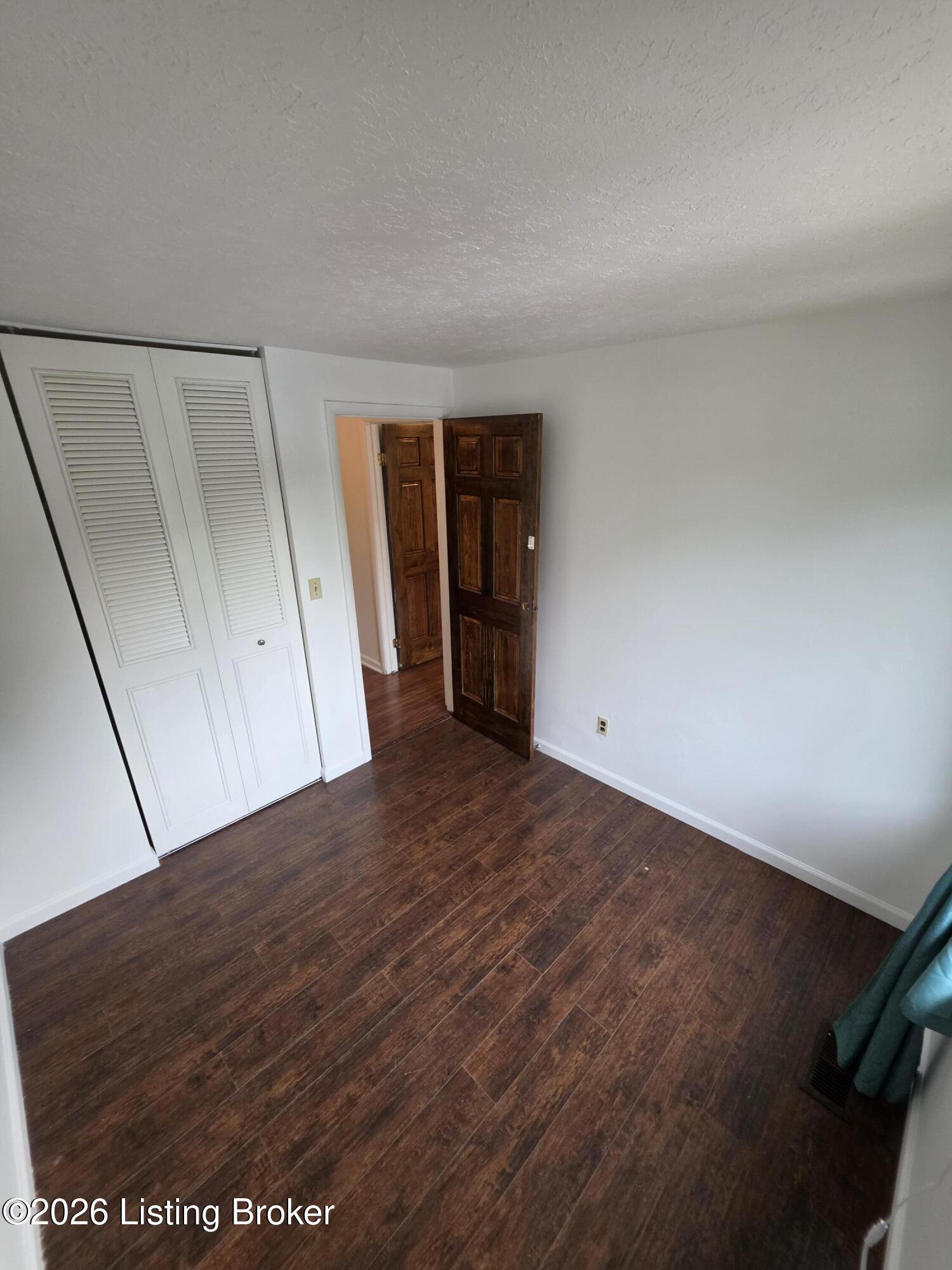 8636 Running Fox Cir Property Photo 15