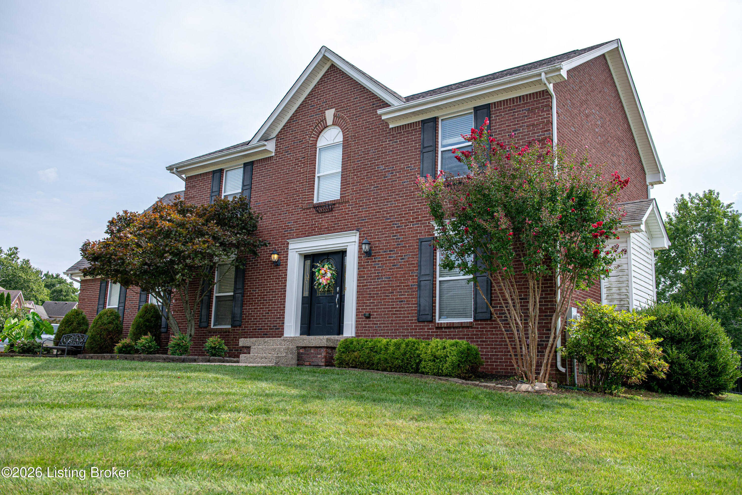 13314 Oak Forest Ct Property Photo 2