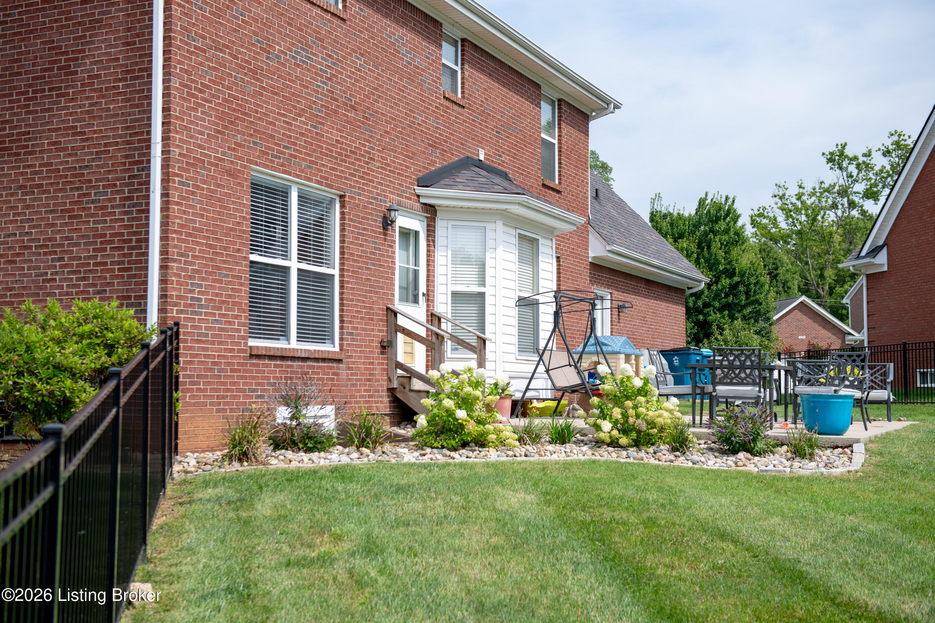 13314 Oak Forest Ct Property Photo 5