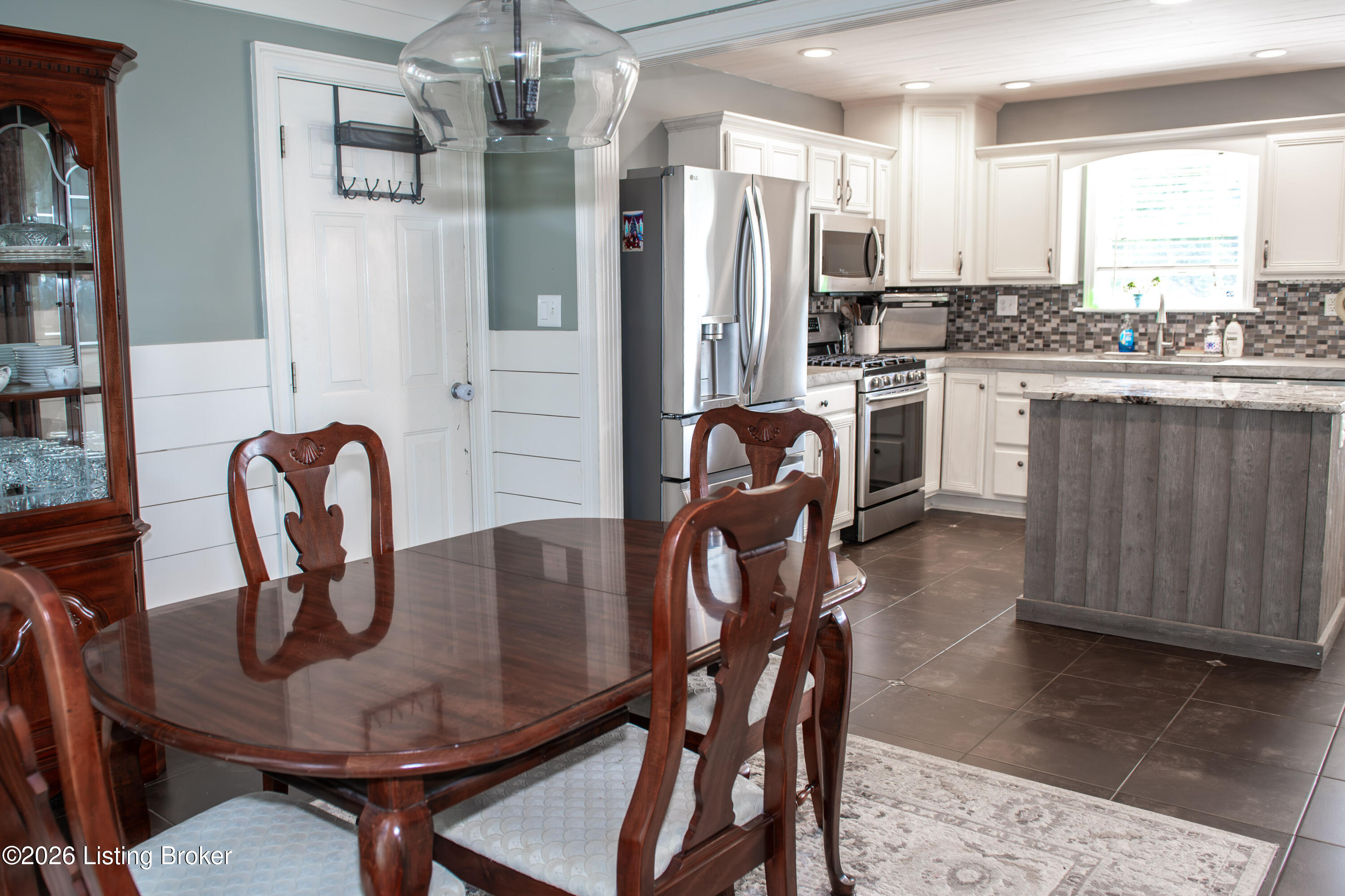 13314 Oak Forest Ct Property Photo 10