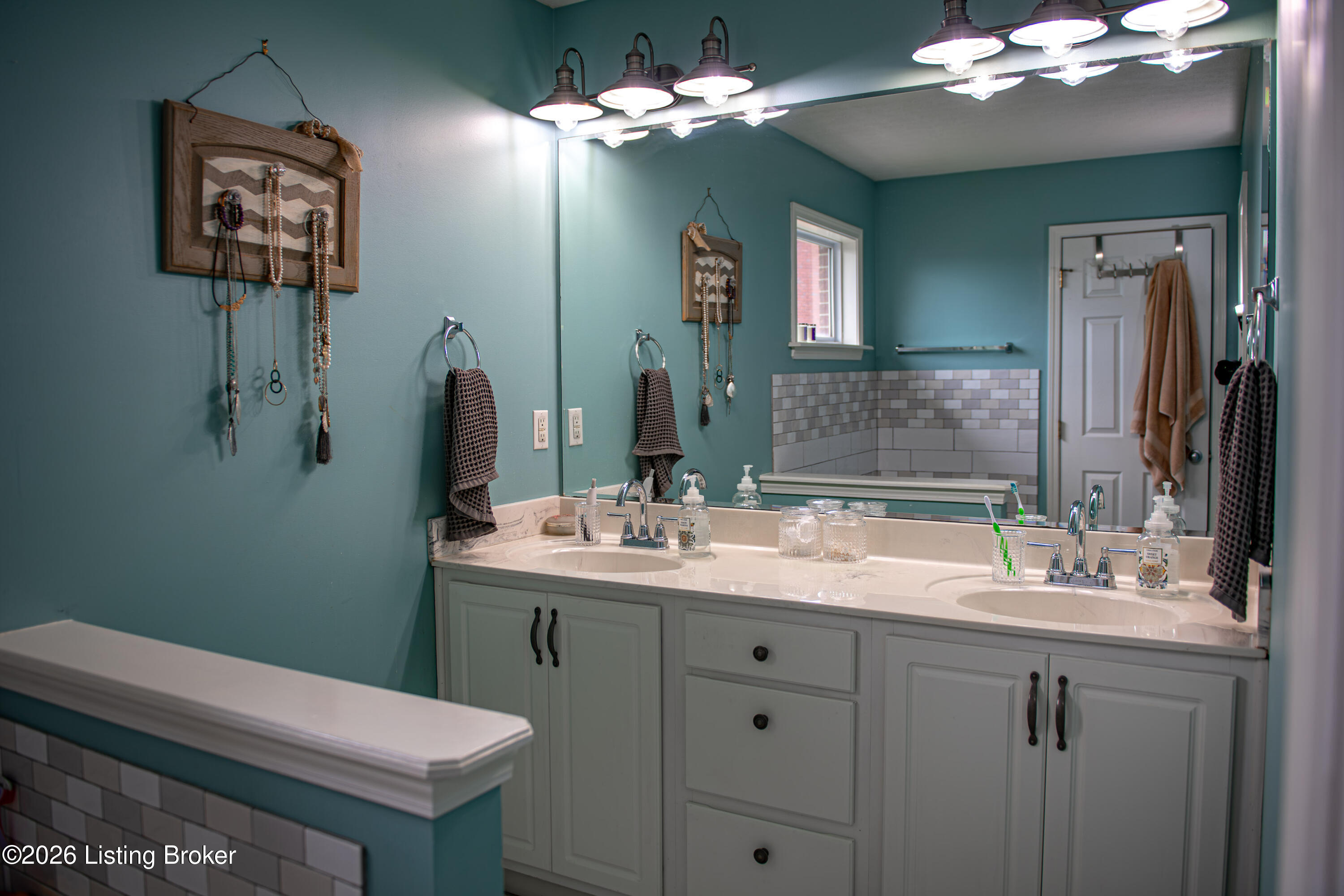 13314 Oak Forest Ct Property Photo 18