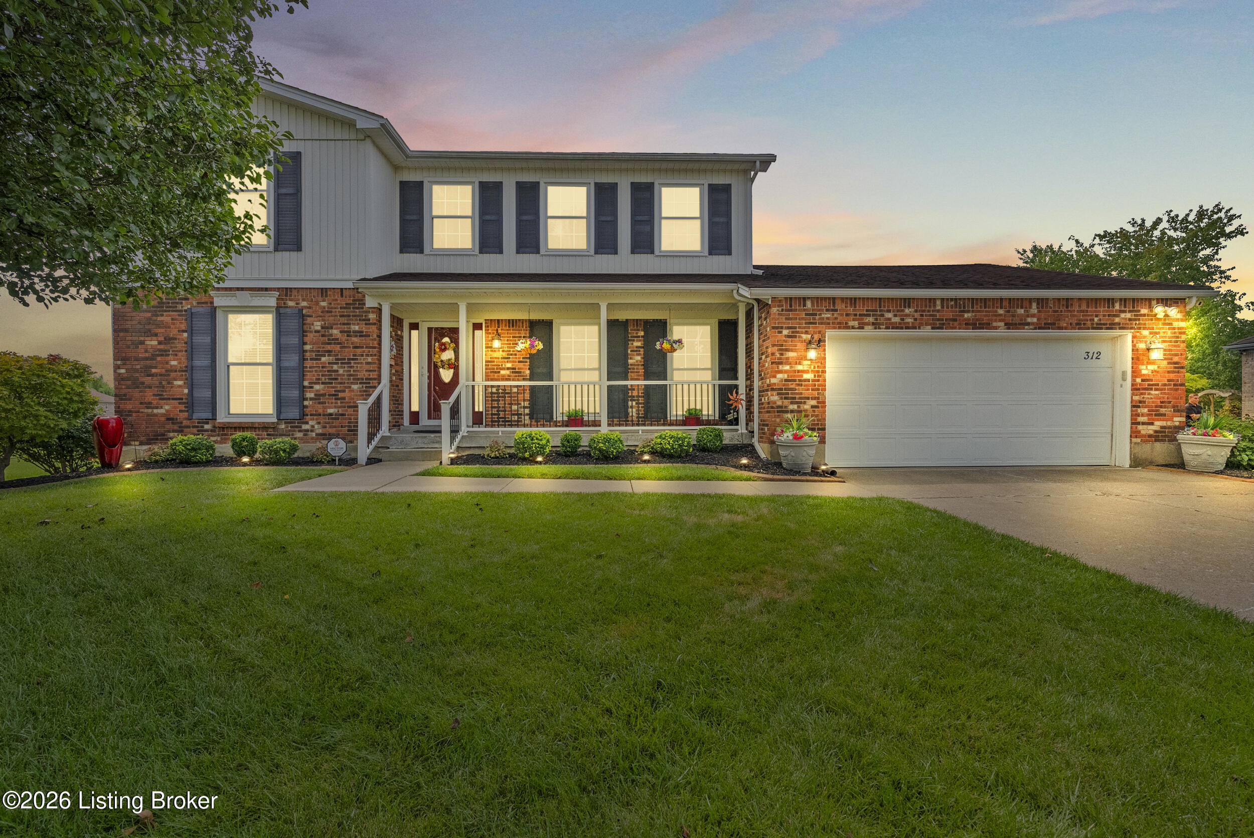 312 New England Ct Property Photo 1
