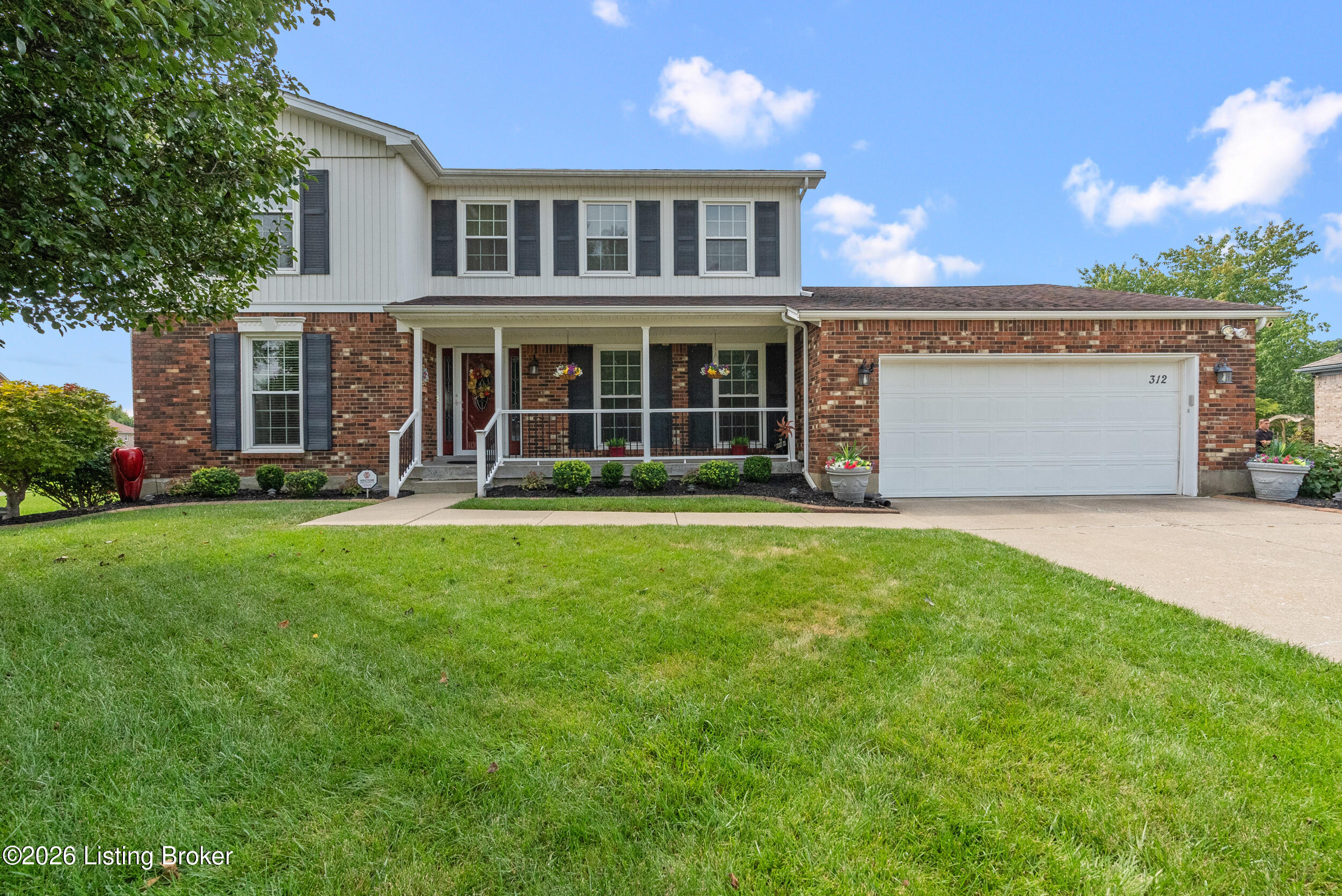 312 New England Ct Property Photo 2