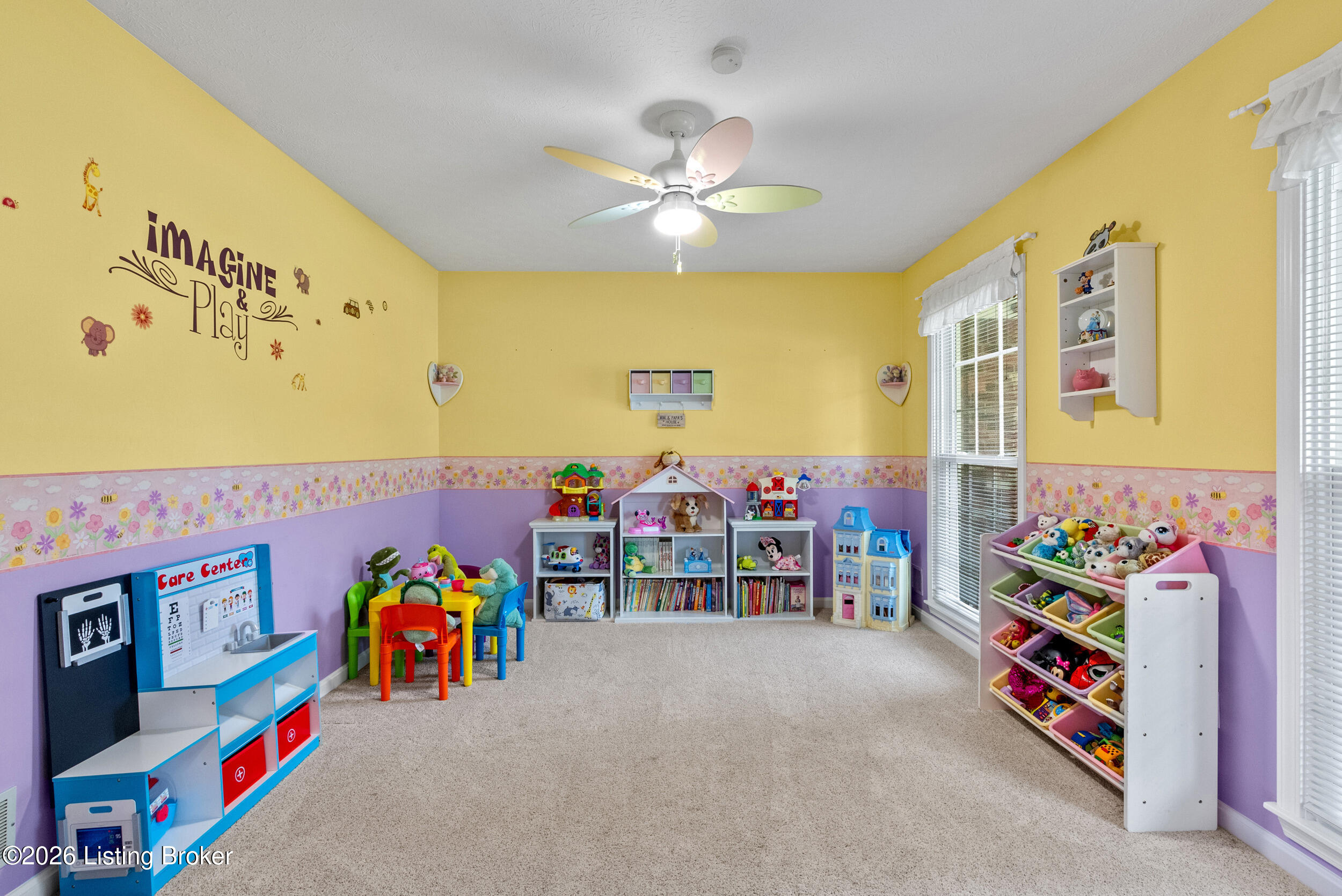 312 New England Ct Property Photo 25
