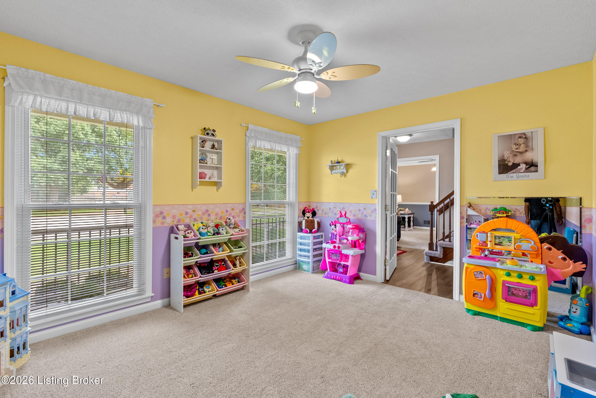 312 New England Ct Property Photo 26