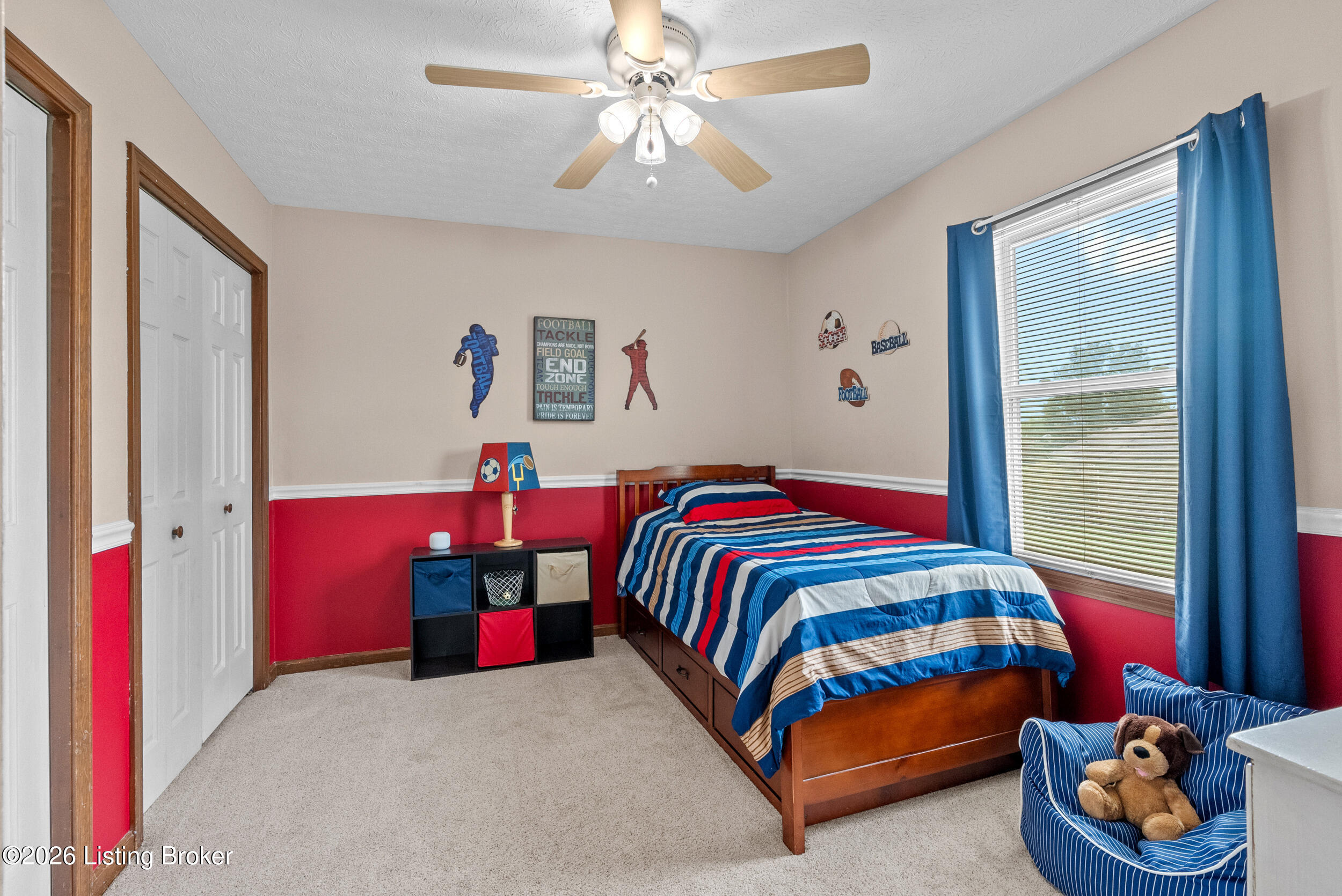 312 New England Ct Property Photo 29