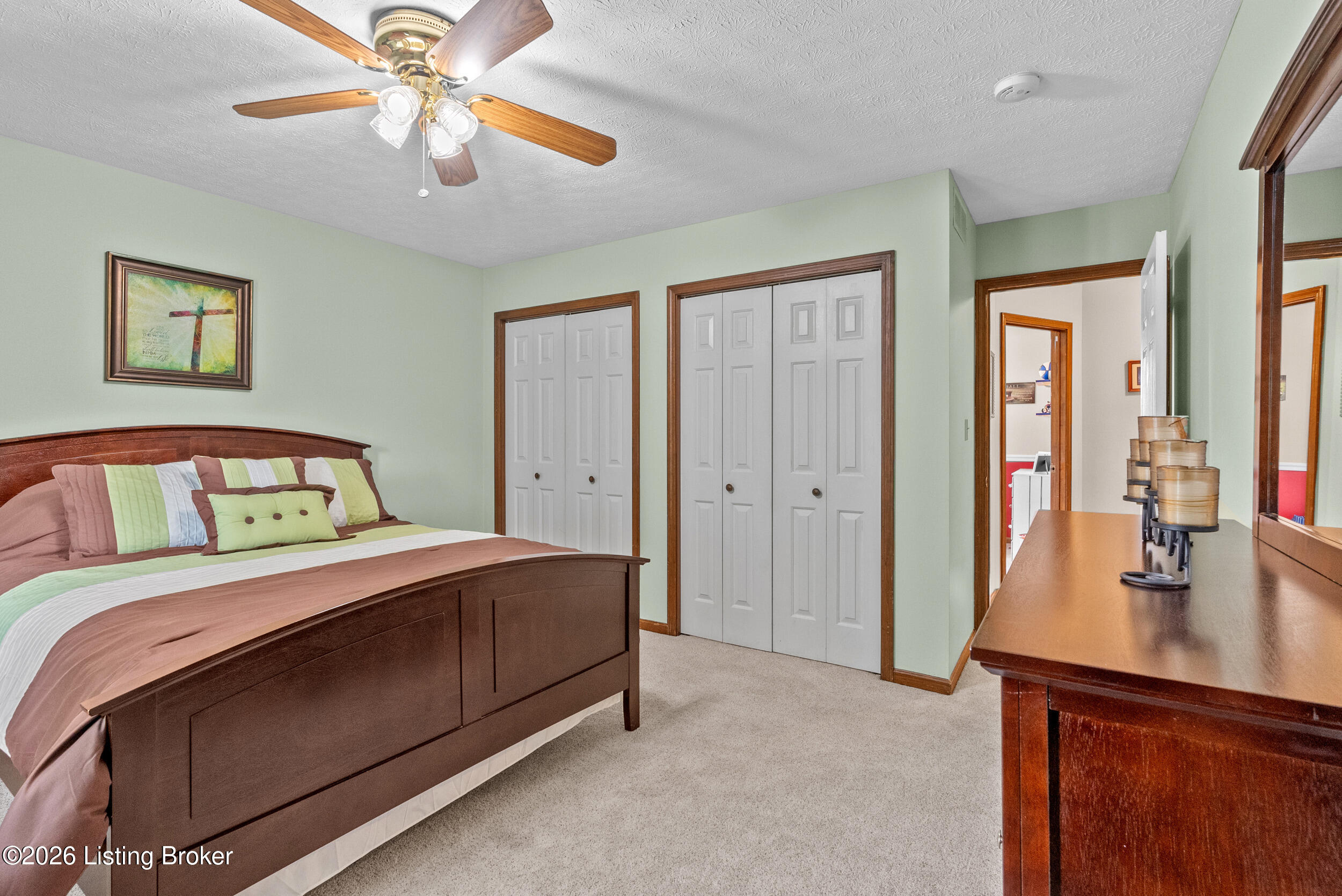 312 New England Ct Property Photo 32