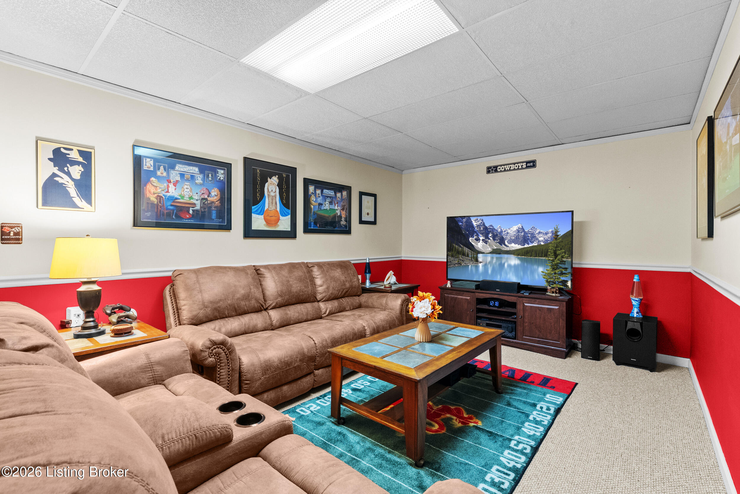 312 New England Ct Property Photo 43