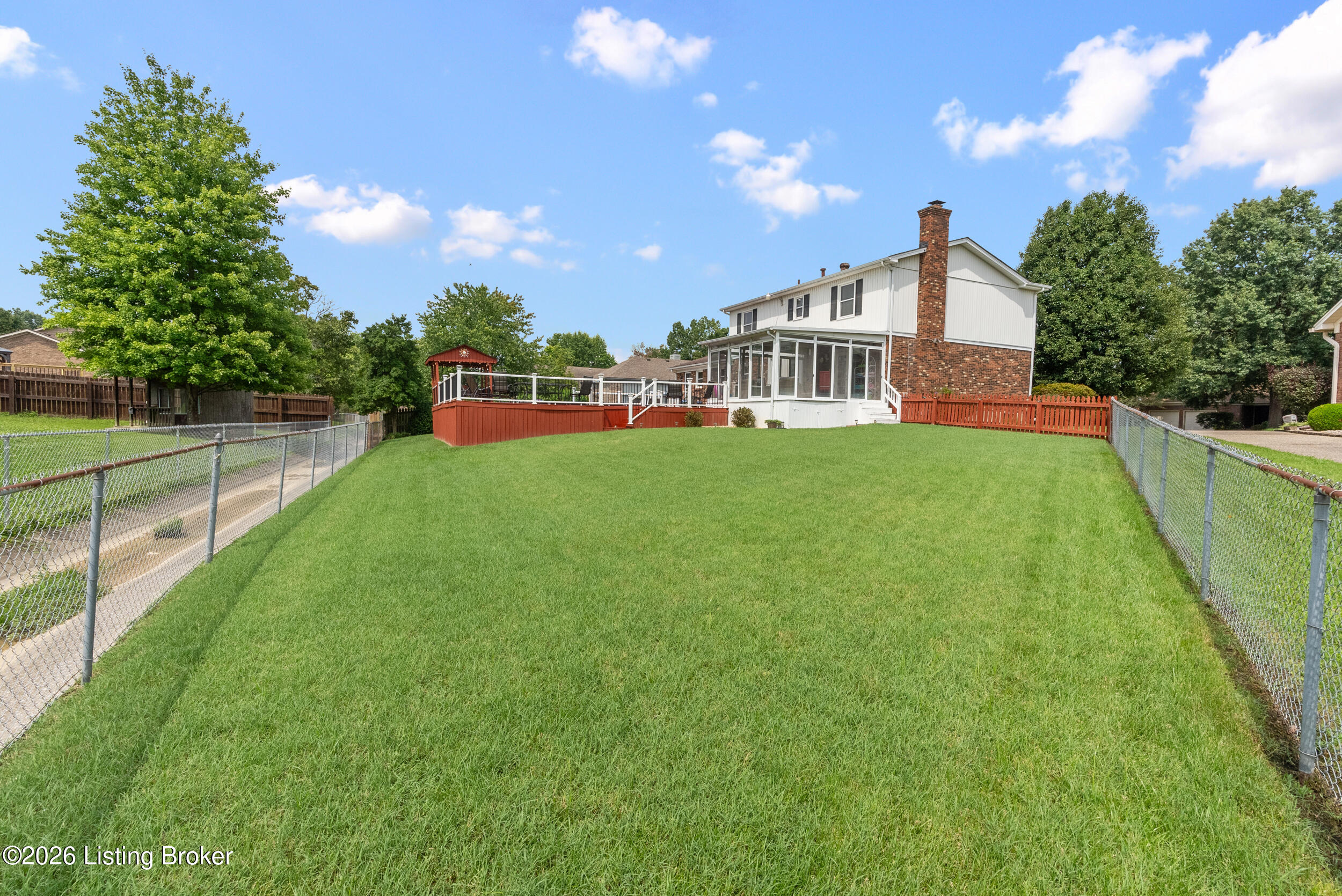 312 New England Ct Property Photo 52