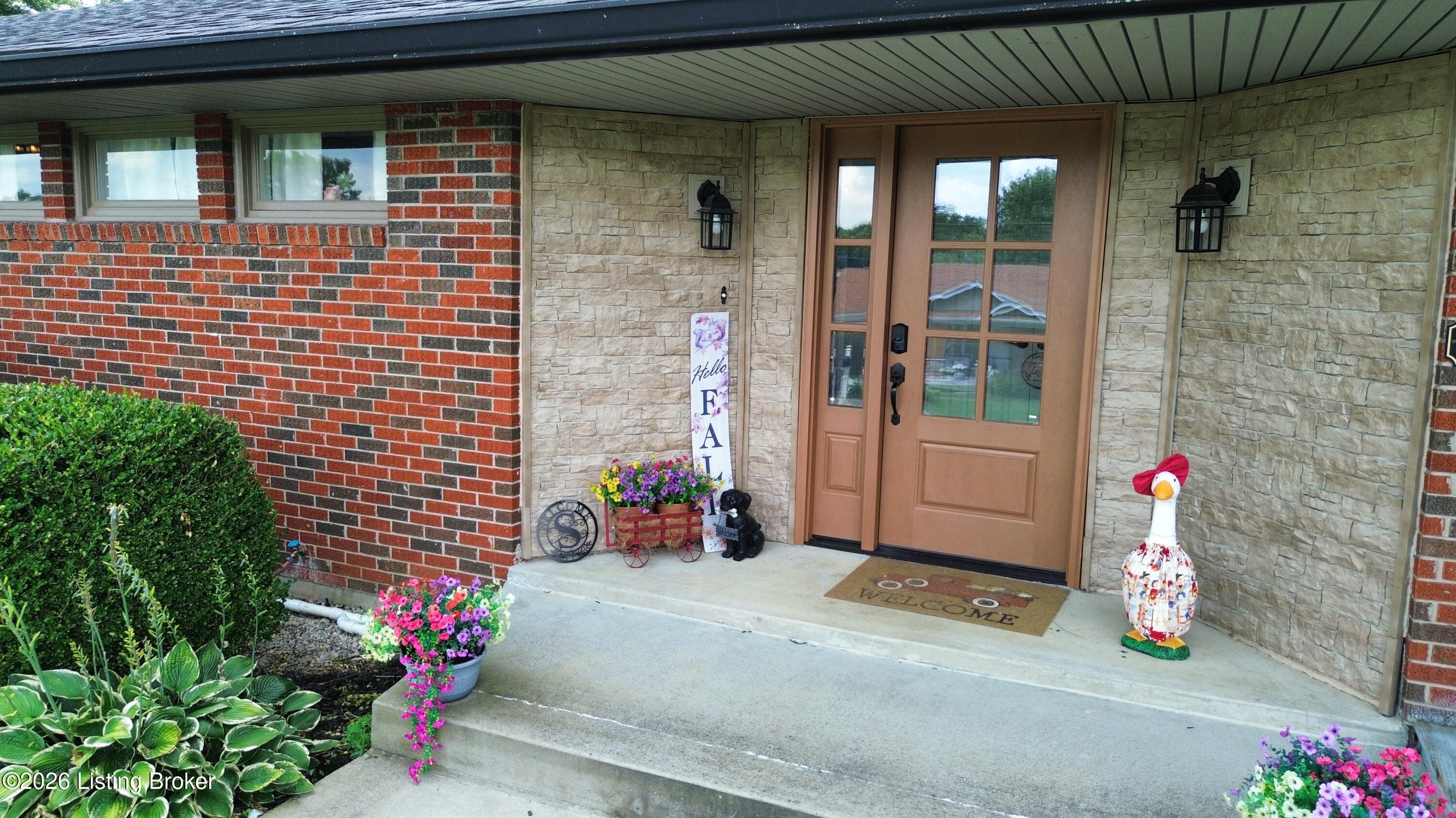 45 Darlene St Property Photo 4