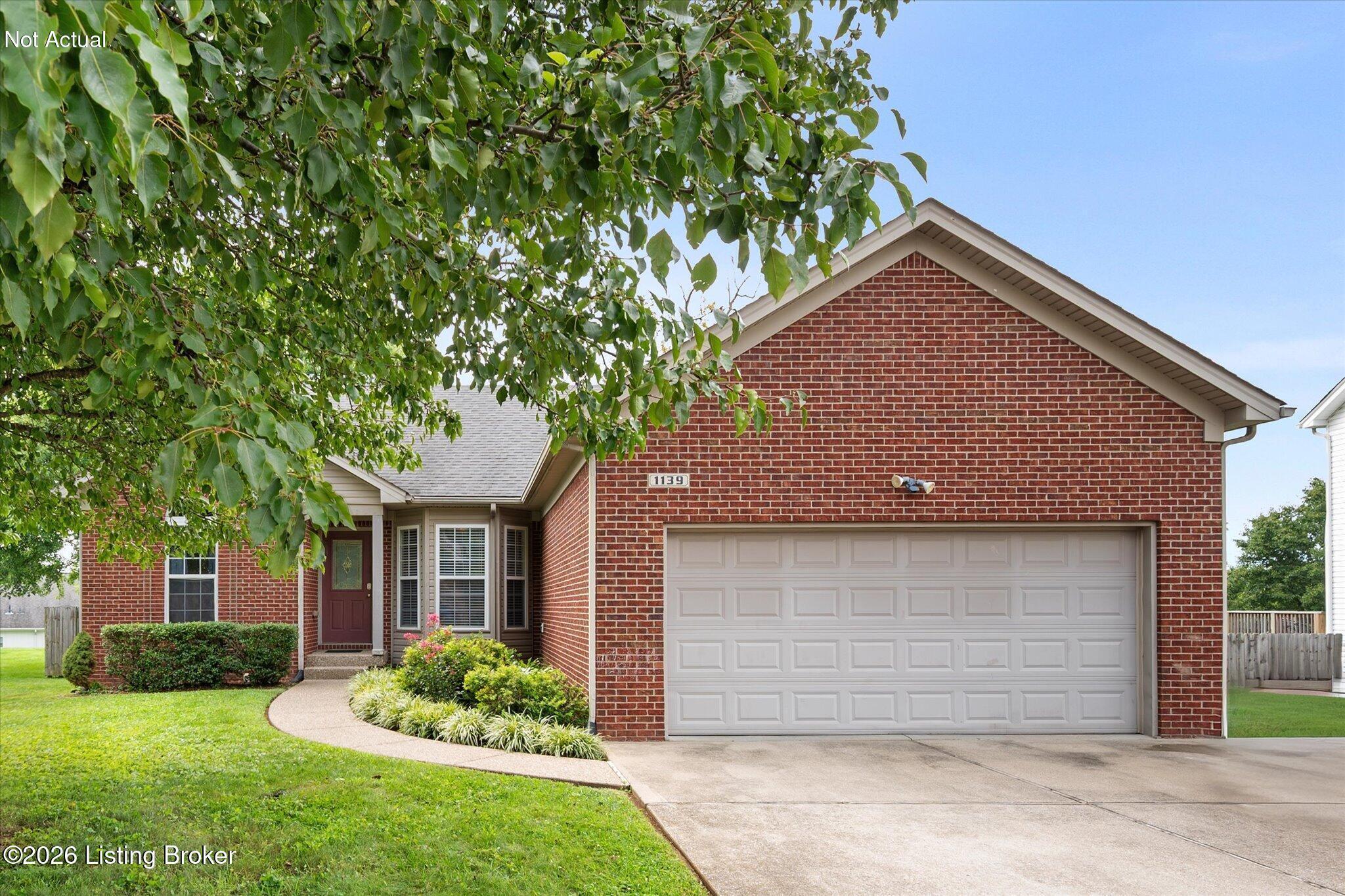 1139 Summit Dr Property Photo 1