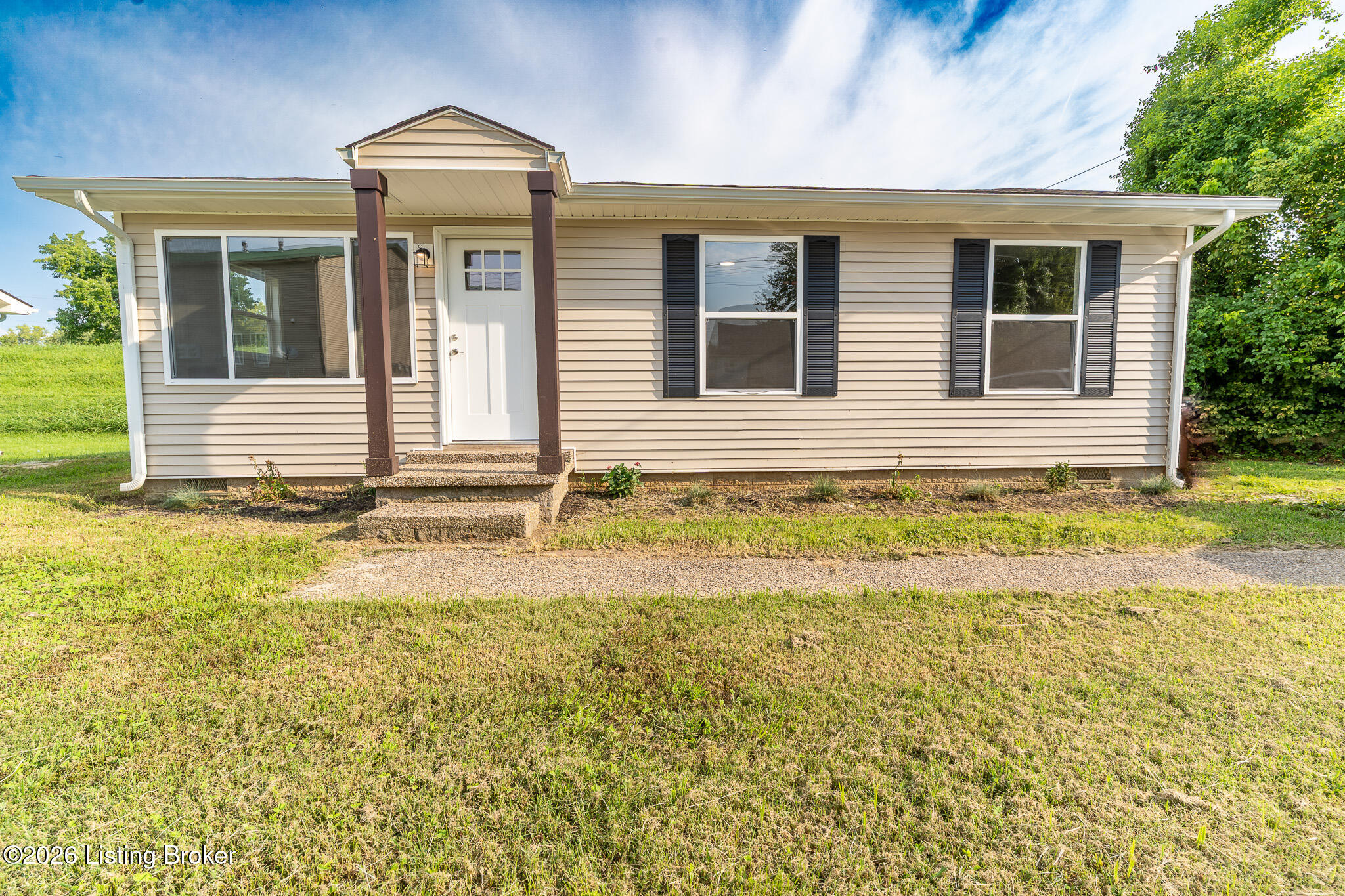 106 Hardin Ct Property Photo 1