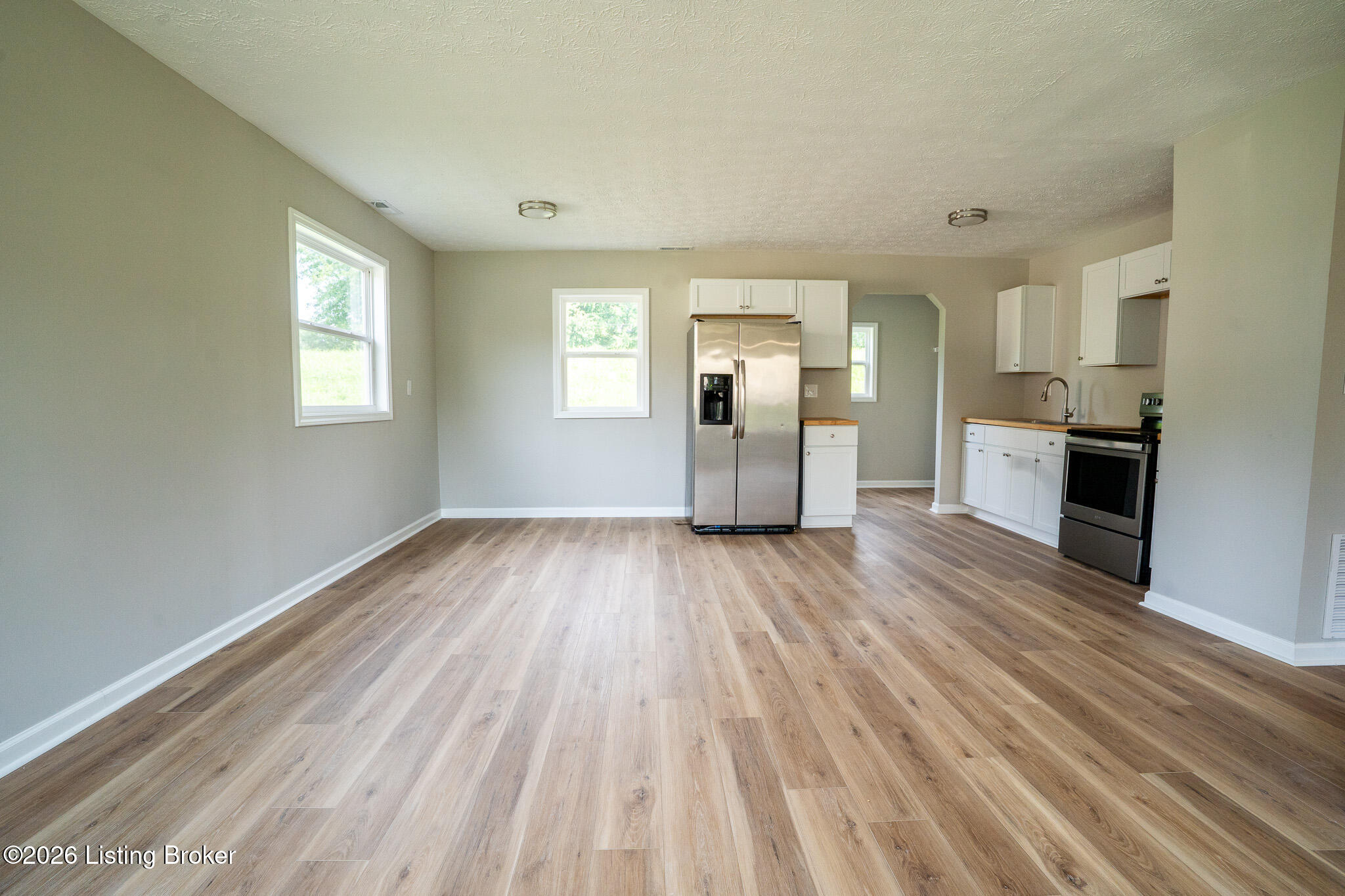 106 Hardin Ct Property Photo 2
