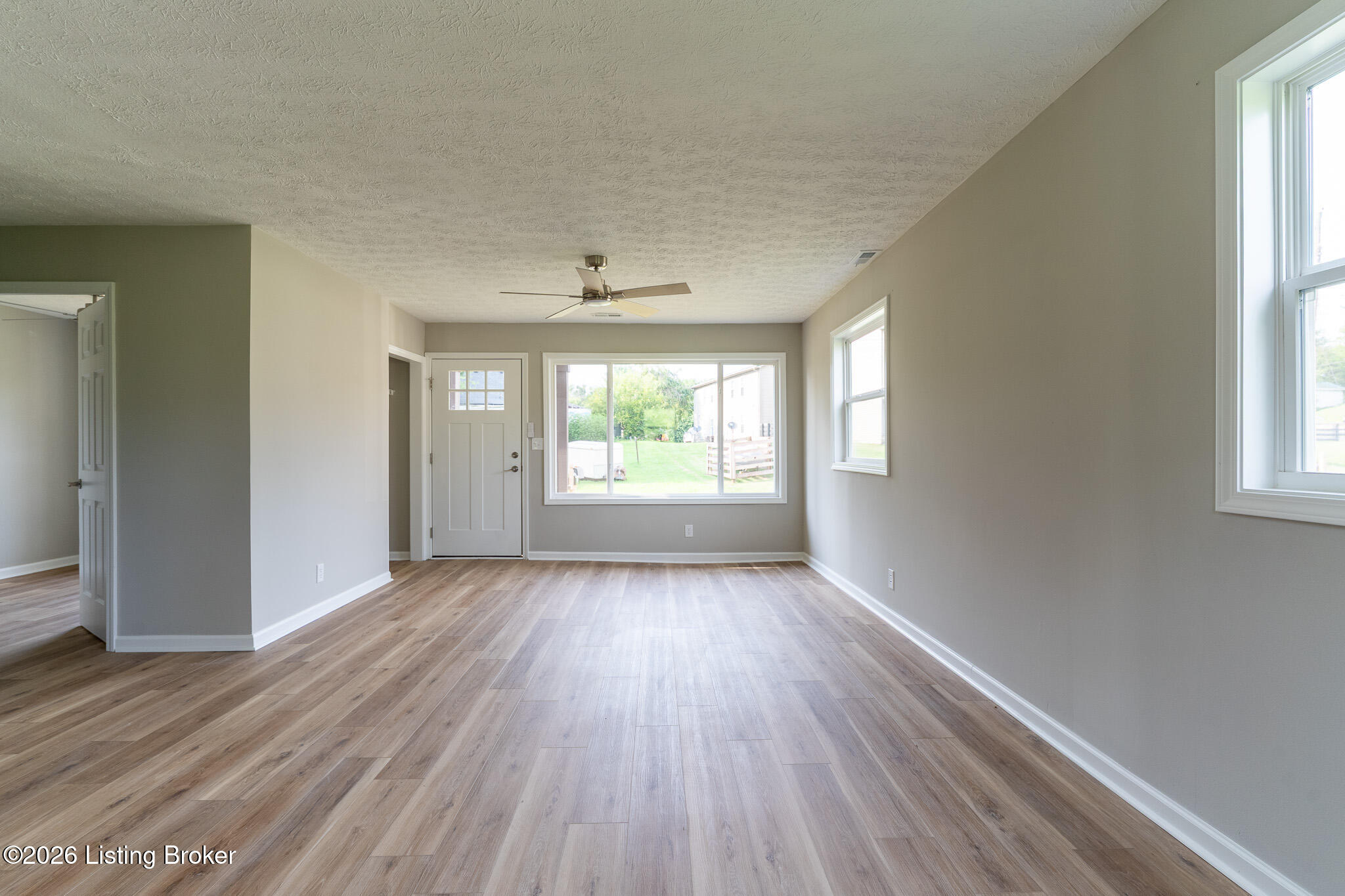 106 Hardin Ct Property Photo 4