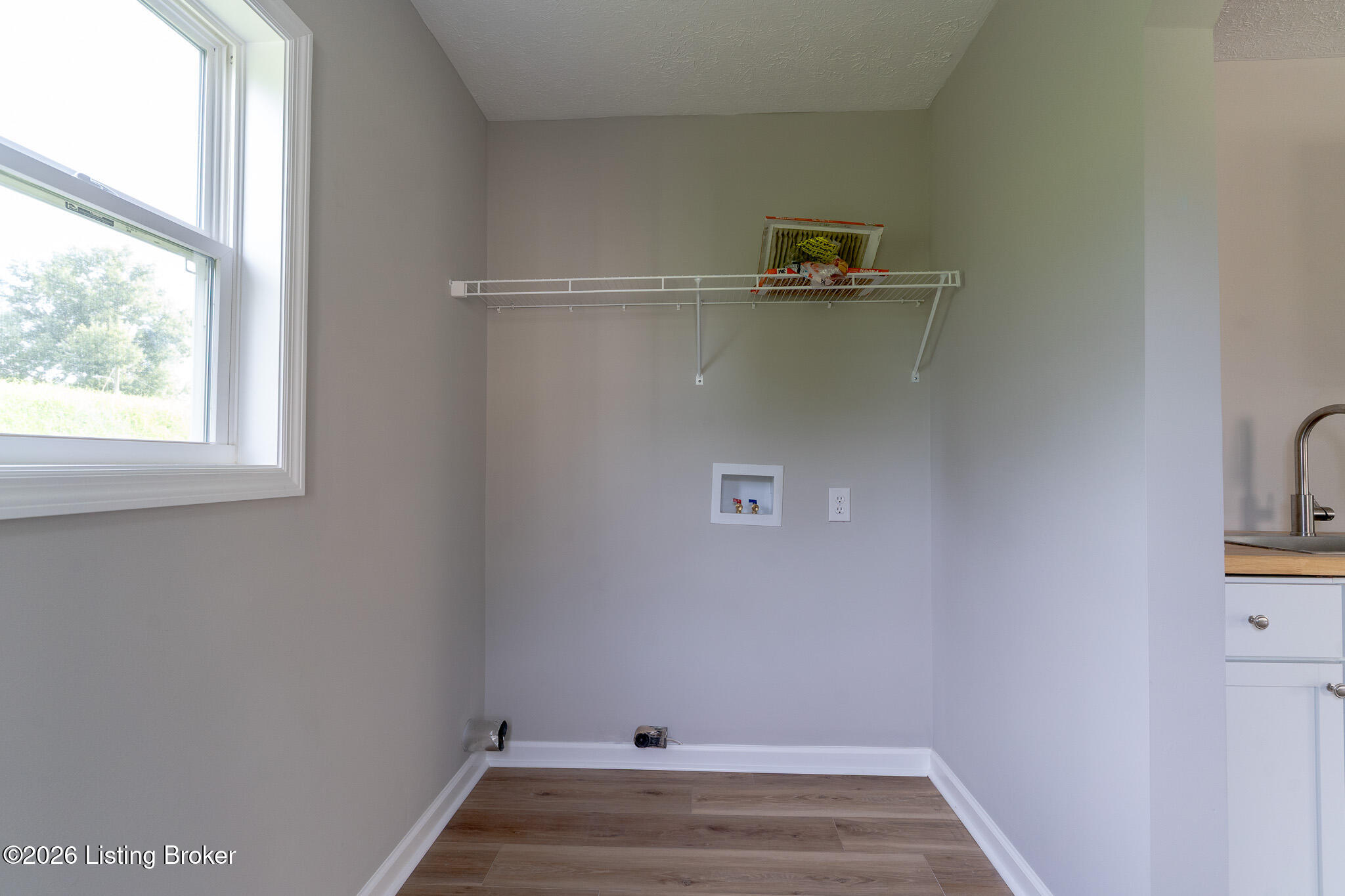 106 Hardin Ct Property Photo 5