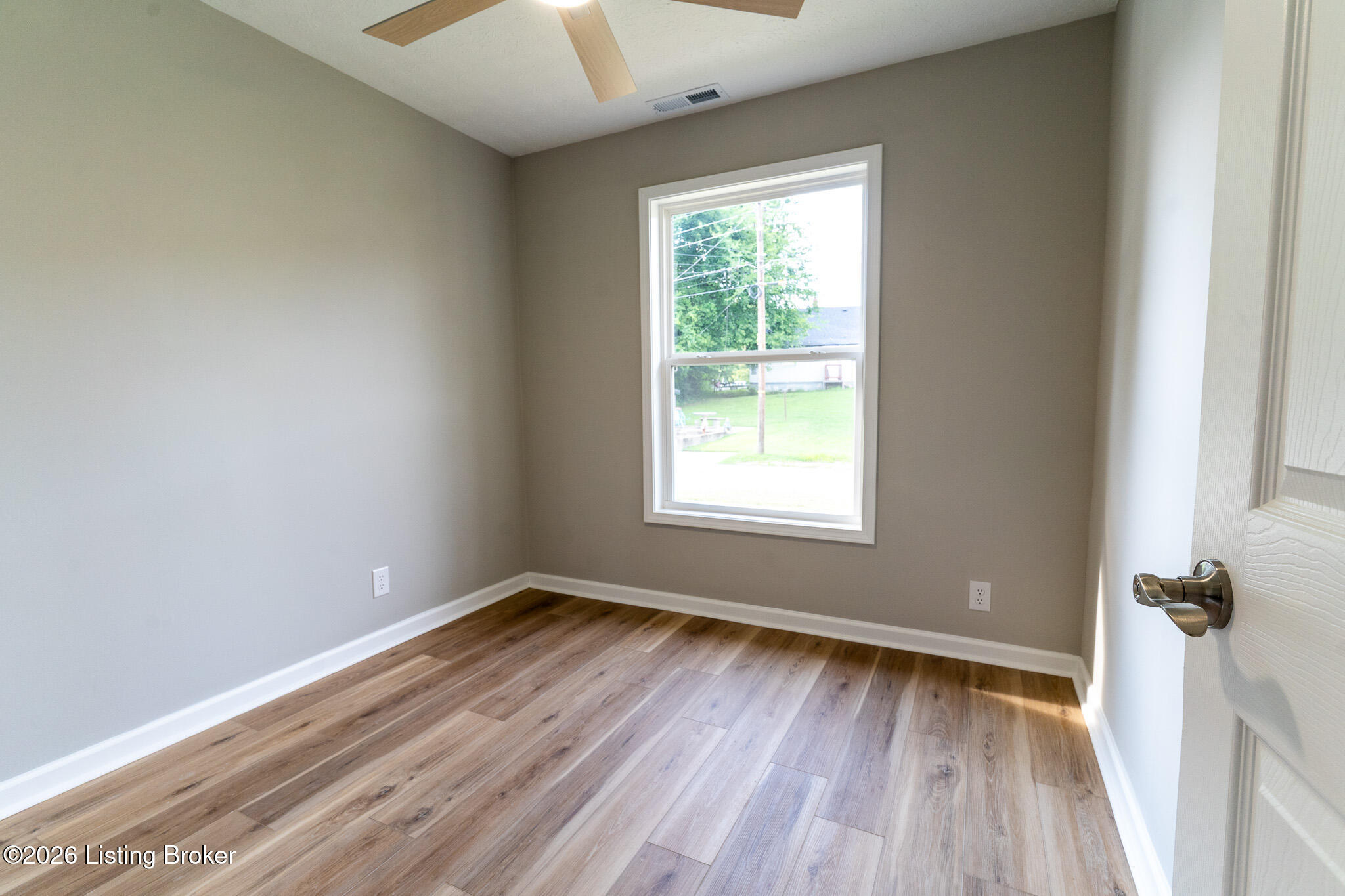 106 Hardin Ct Property Photo 8