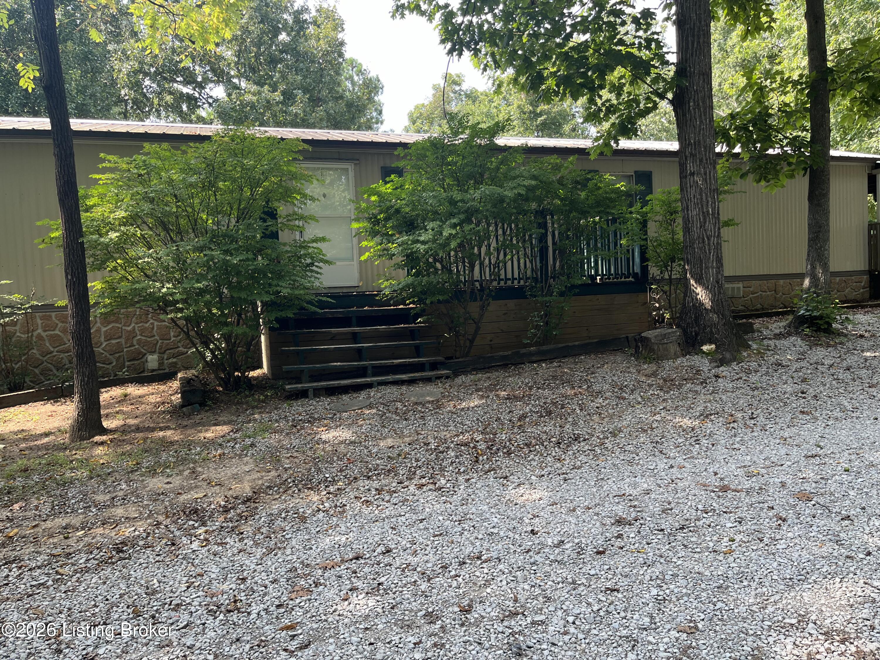 284 Newton Ln