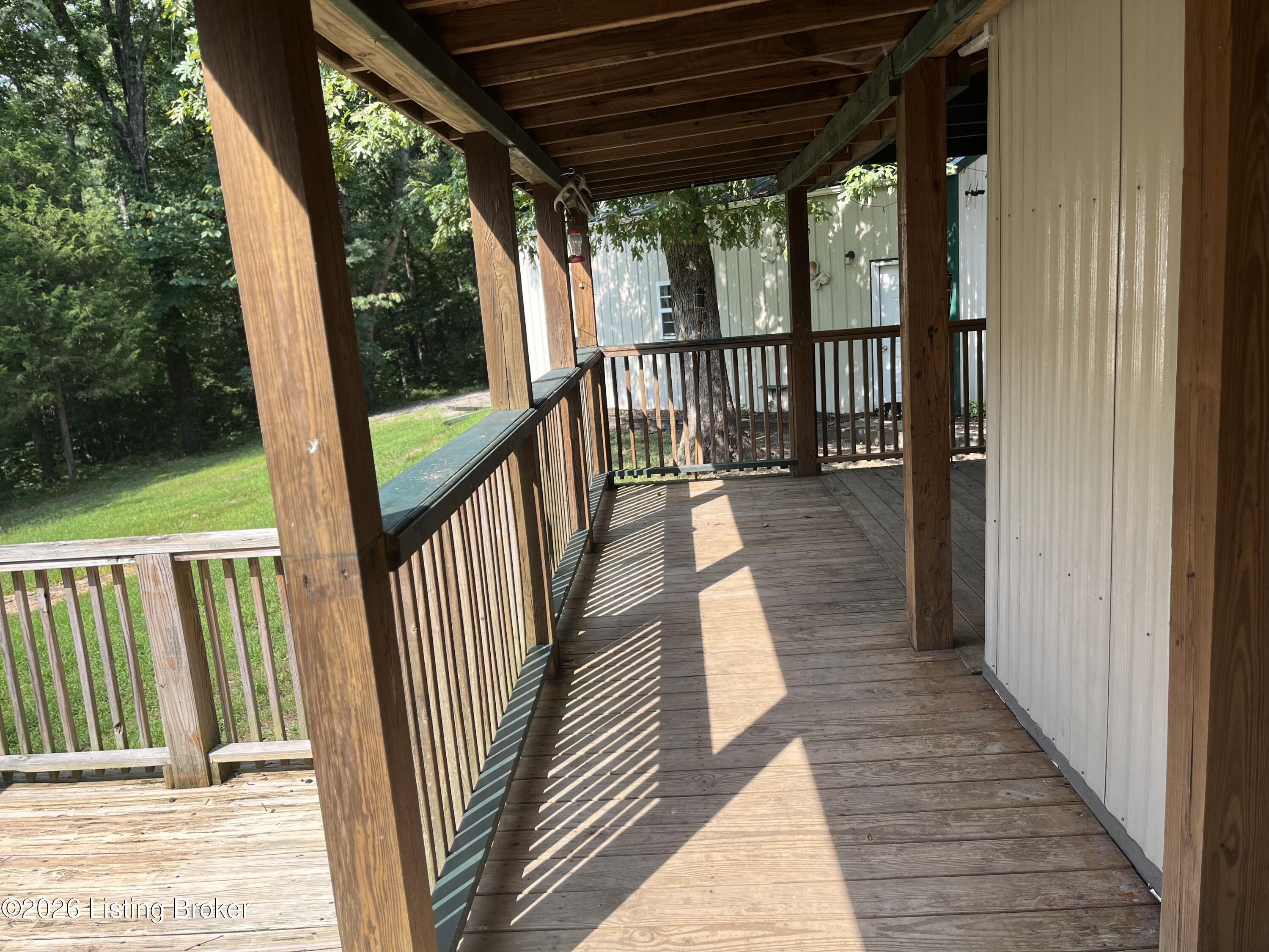 284 Newton Ln Property Photo 8
