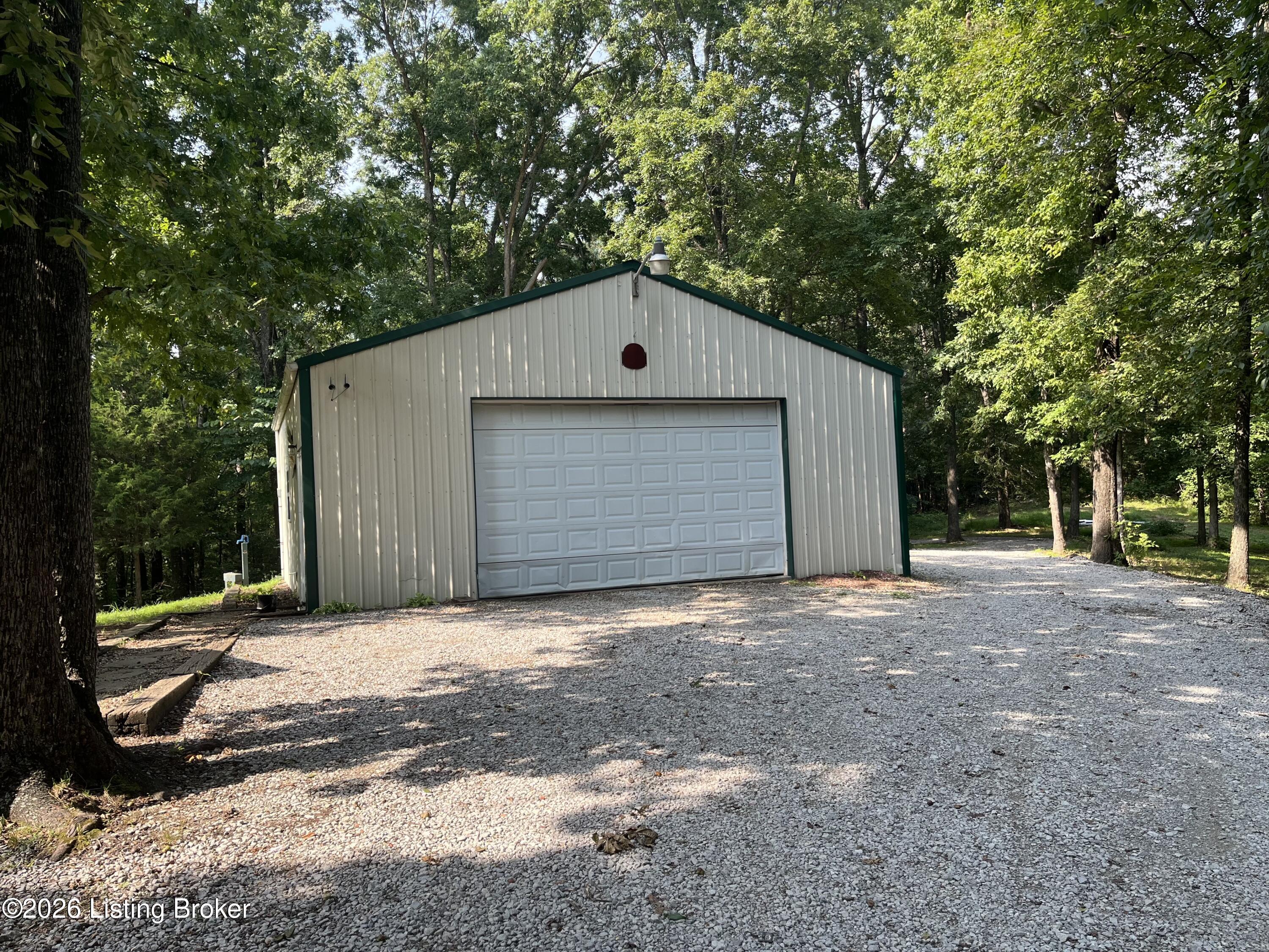284 Newton Ln Property Photo 10