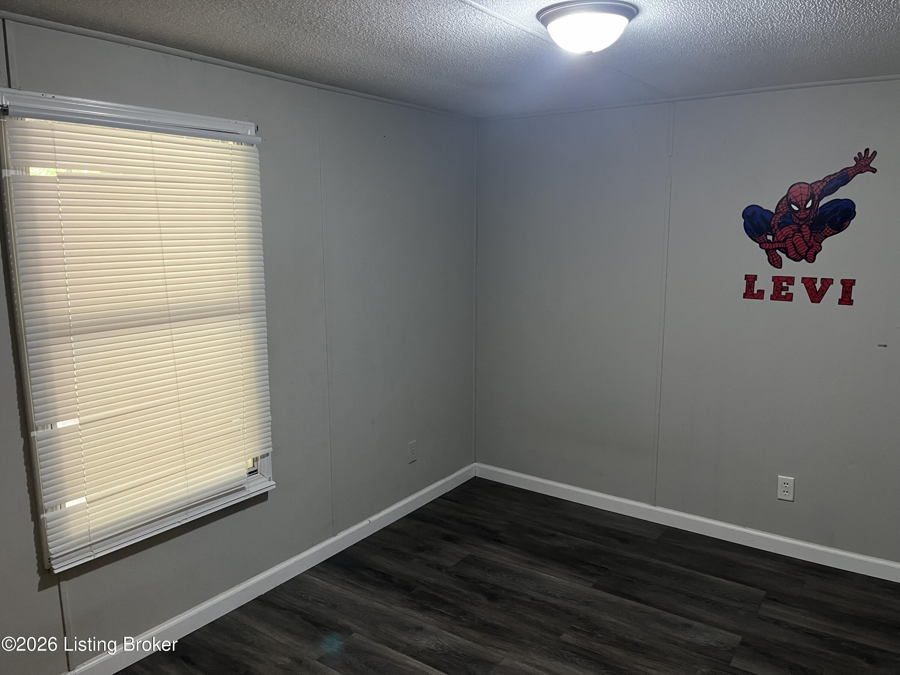 284 Newton Ln Property Photo 16