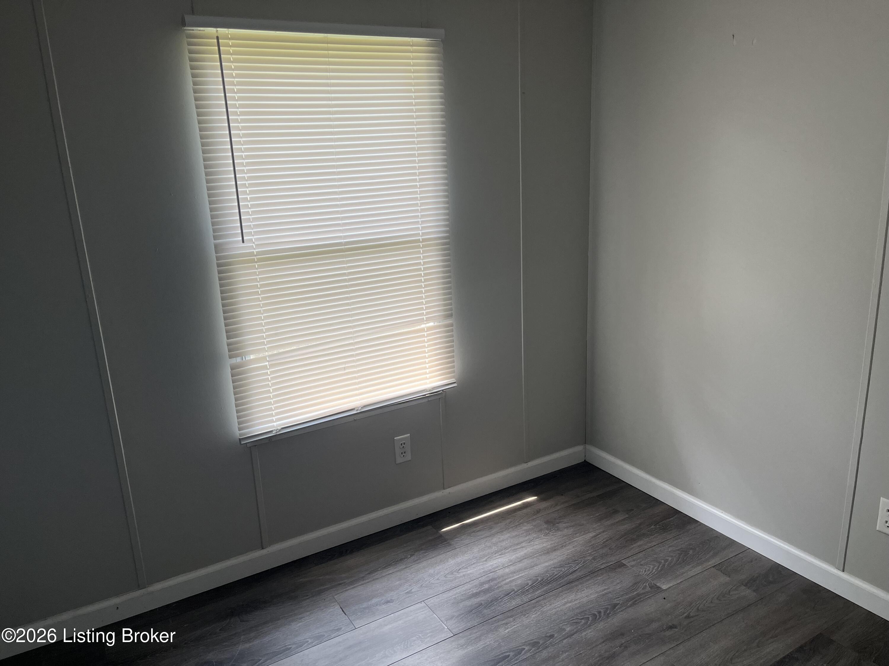 284 Newton Ln Property Photo 18