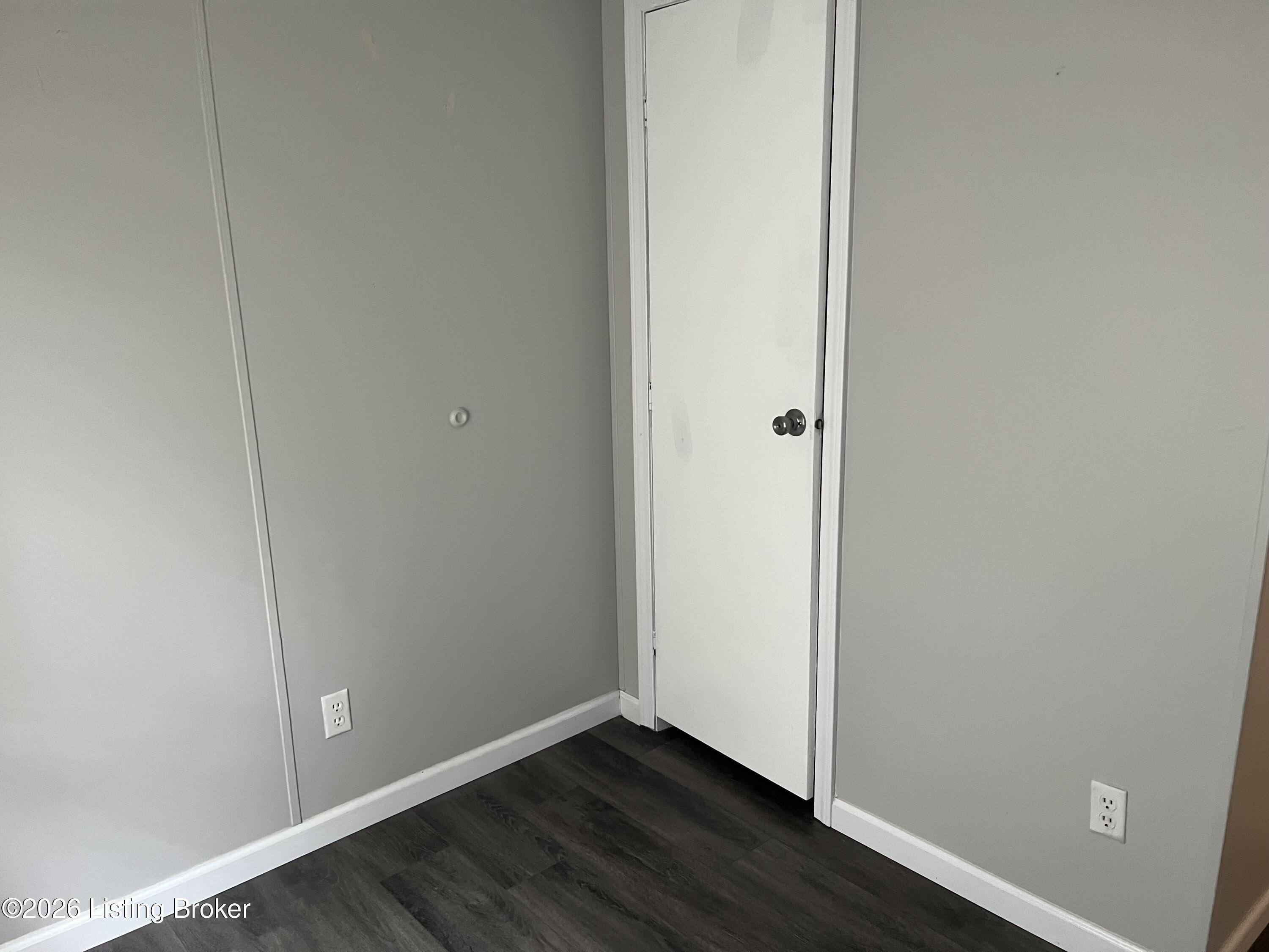 284 Newton Ln Property Photo 19