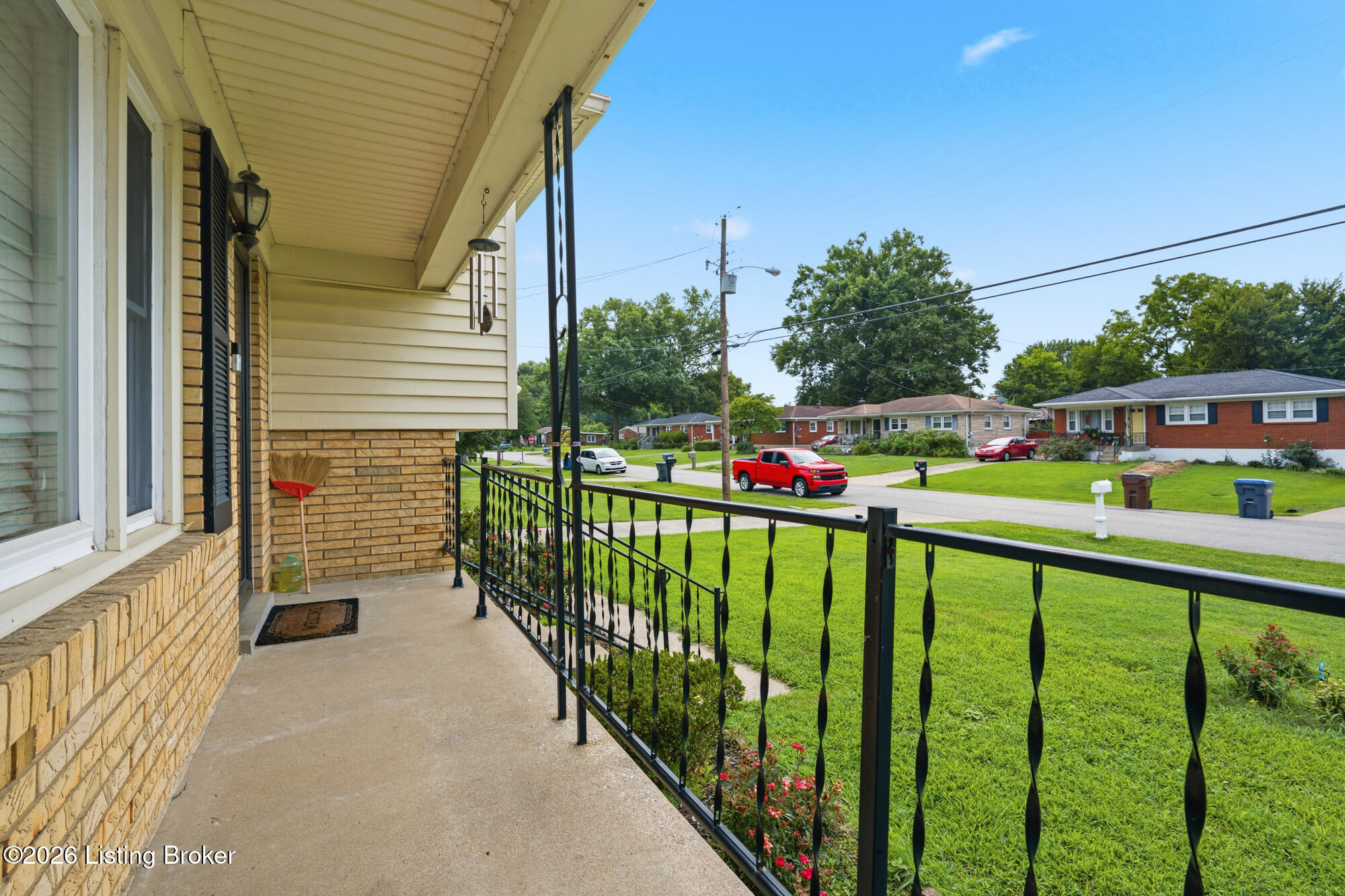 3511 Pineland Dr Property Photo 3