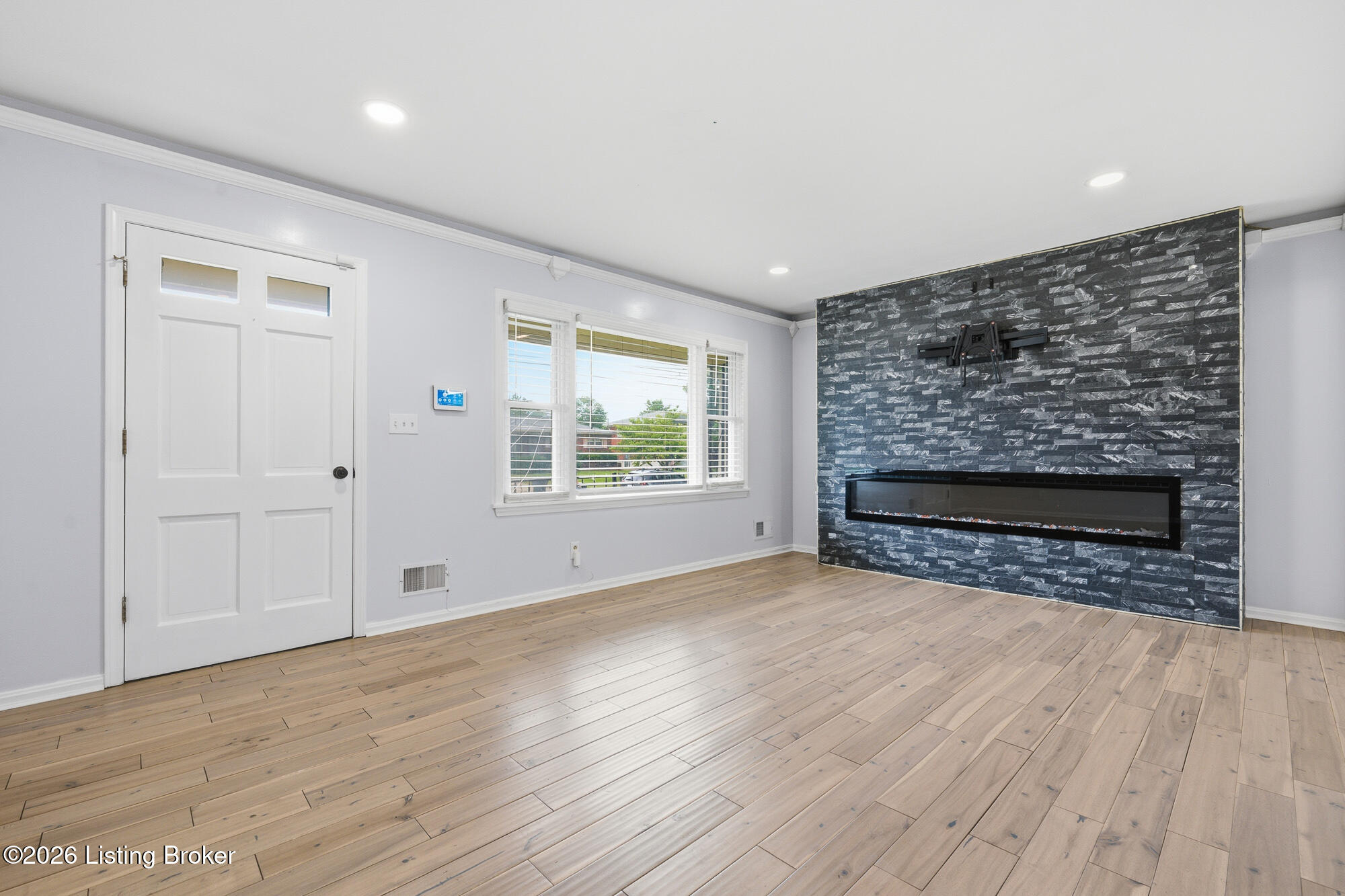 3511 Pineland Dr Property Photo 4
