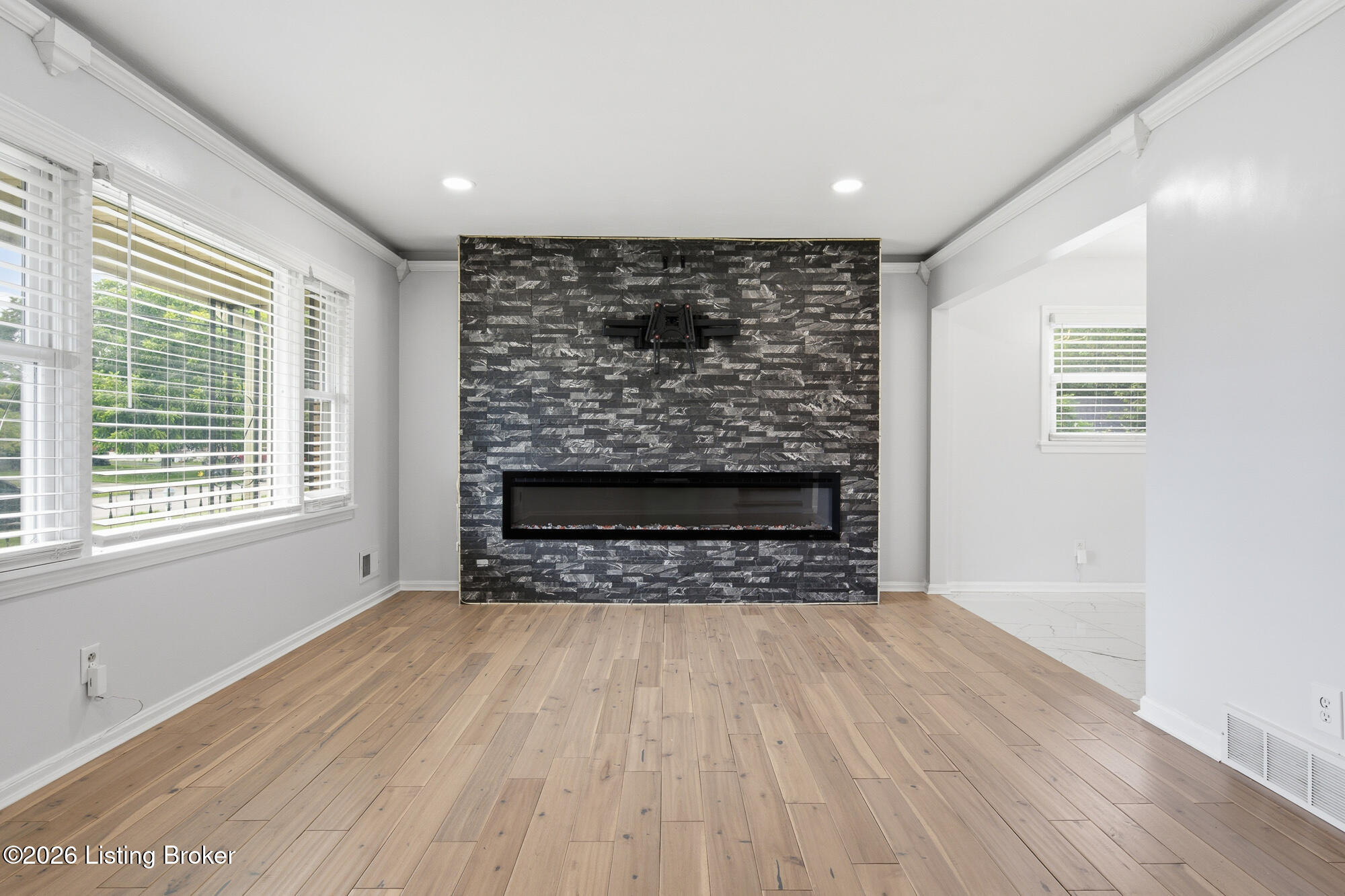 3511 Pineland Dr Property Photo 6