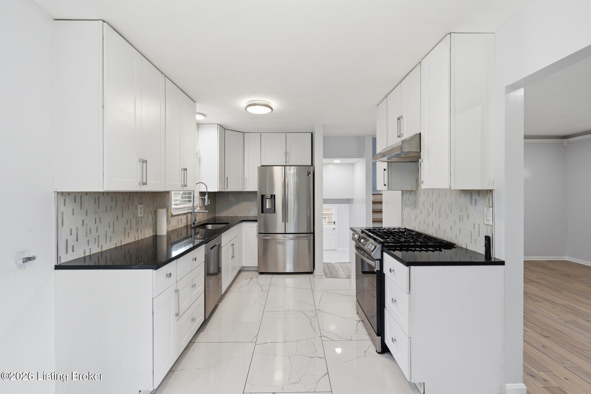 3511 Pineland Dr Property Photo 9