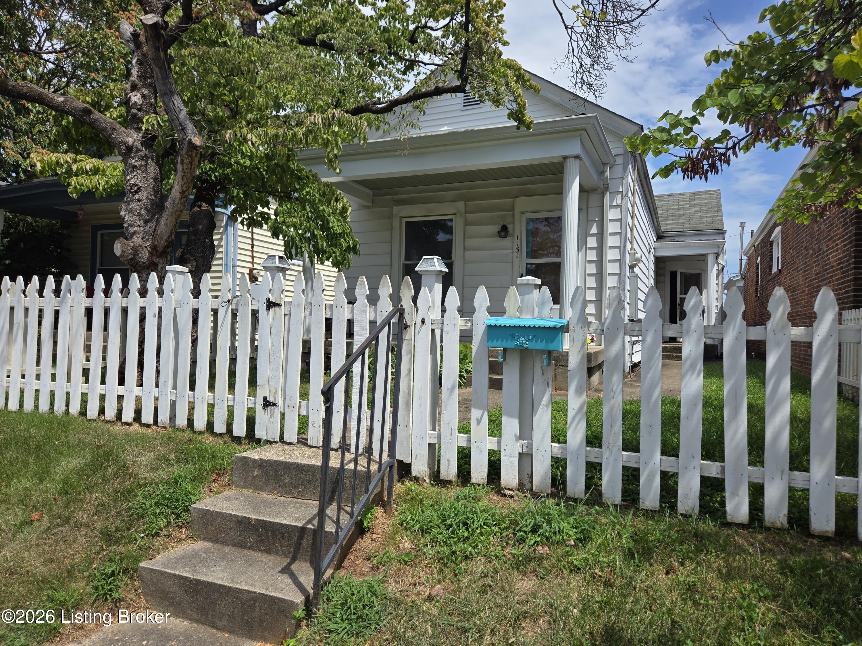 1131 Rammers Ave Property Photo 3