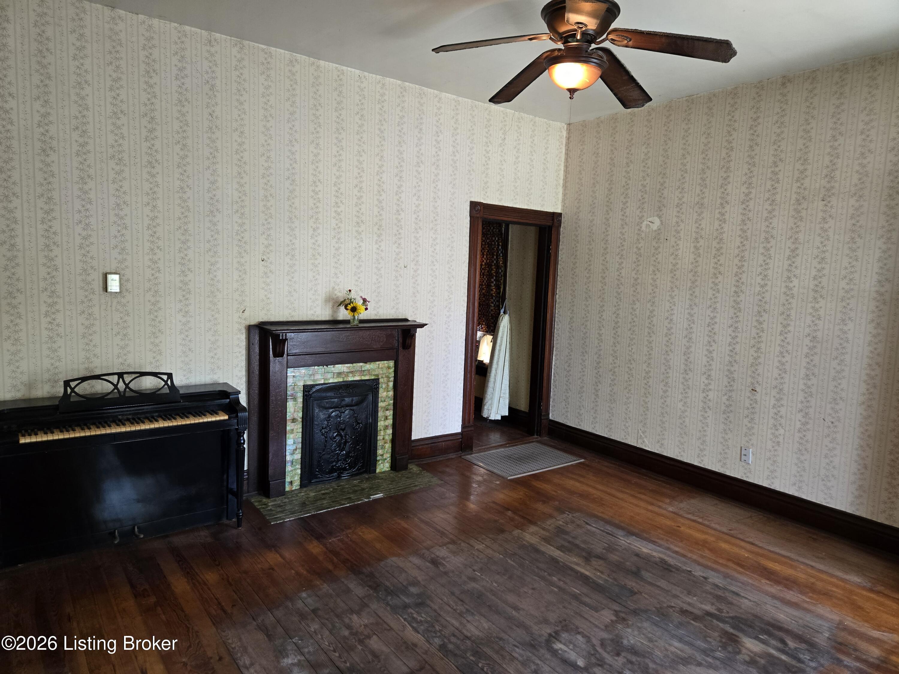1131 Rammers Ave Property Photo 7