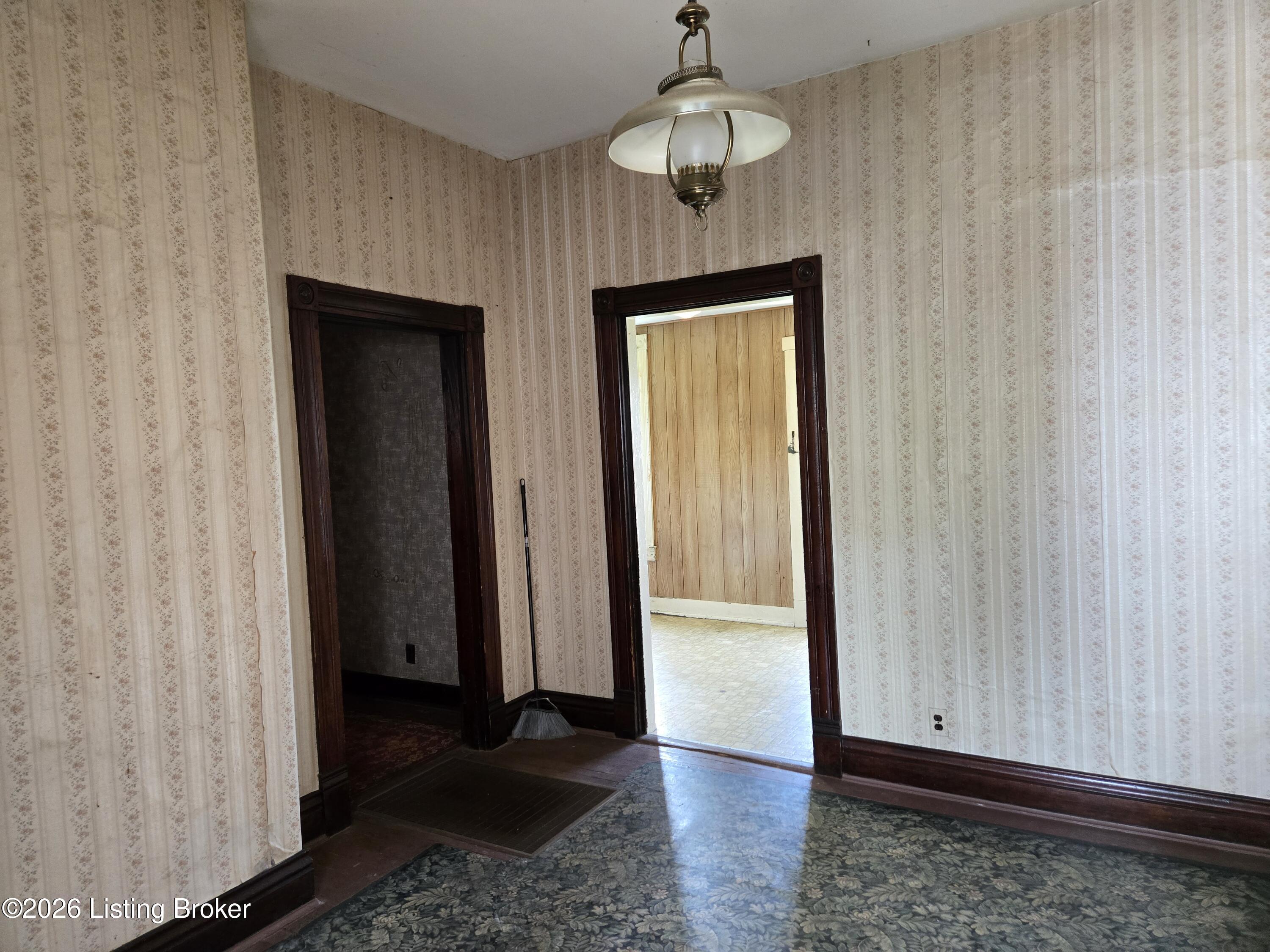 1131 Rammers Ave Property Photo 16