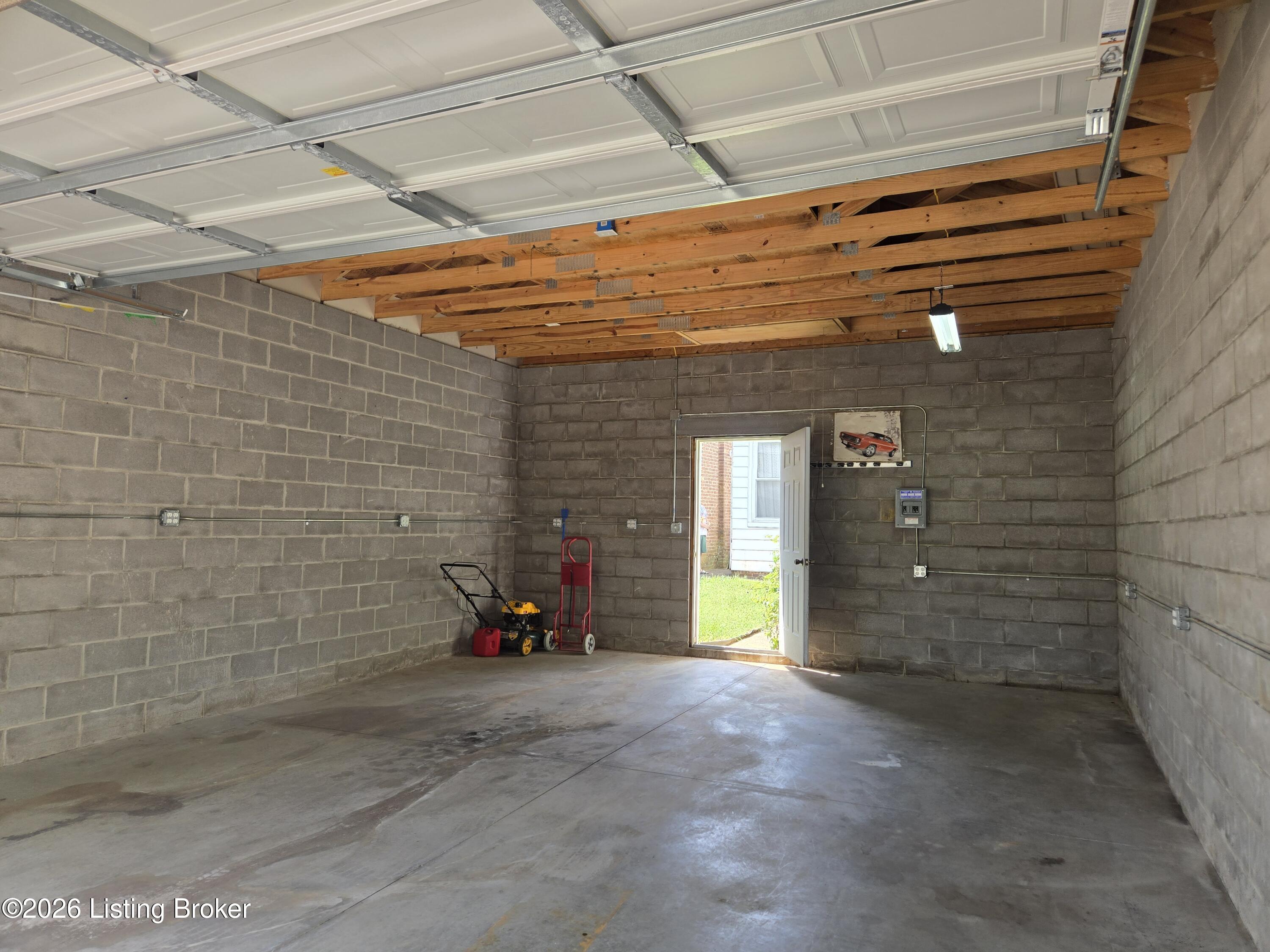1131 Rammers Ave Property Photo 24