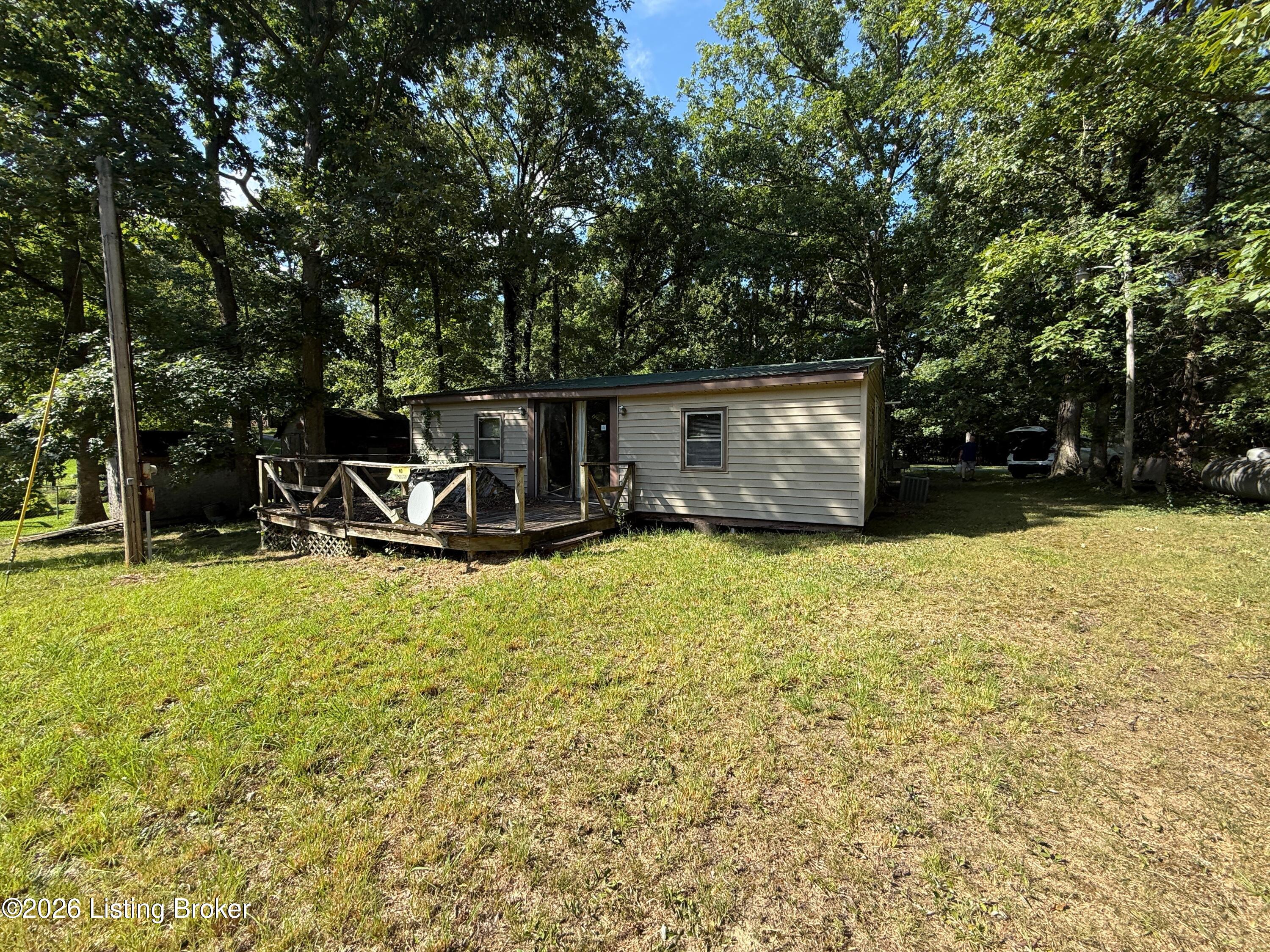 458 Foxwood Cir Property Photo 3