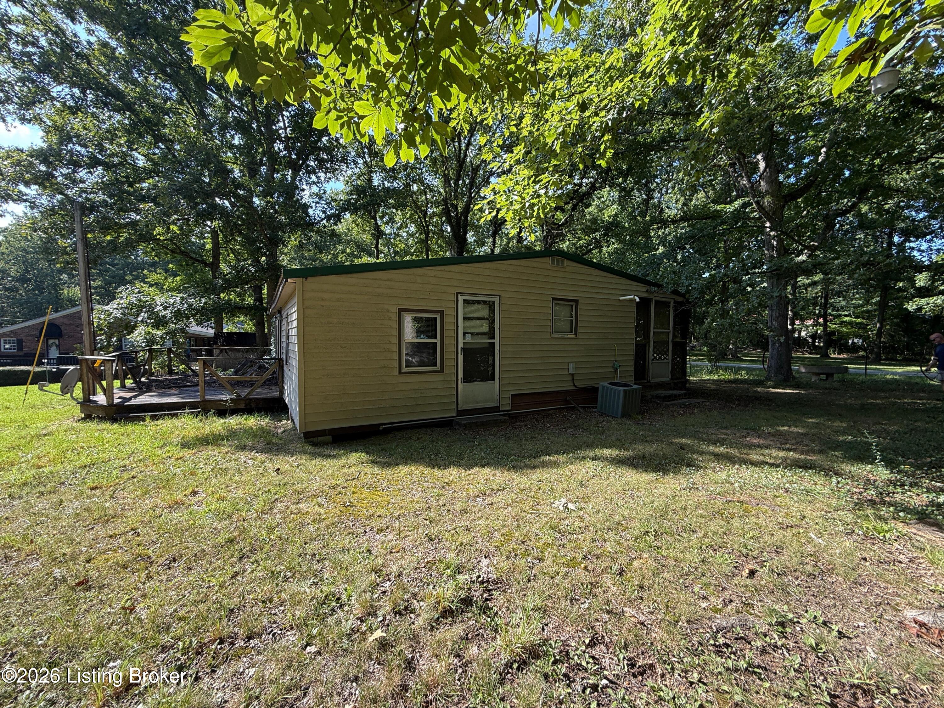 458 Foxwood Cir Property Photo 4