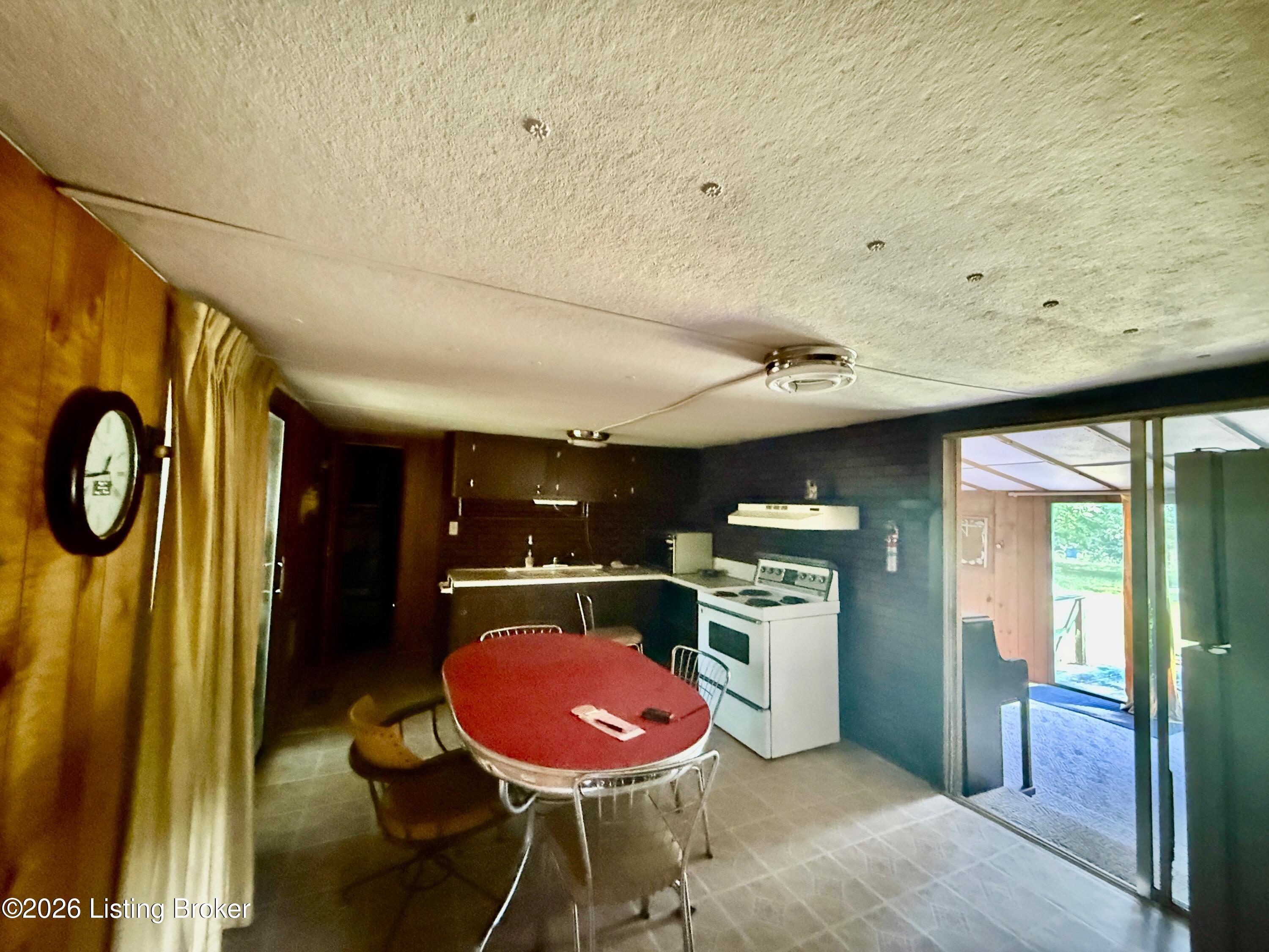 458 Foxwood Cir Property Photo 13