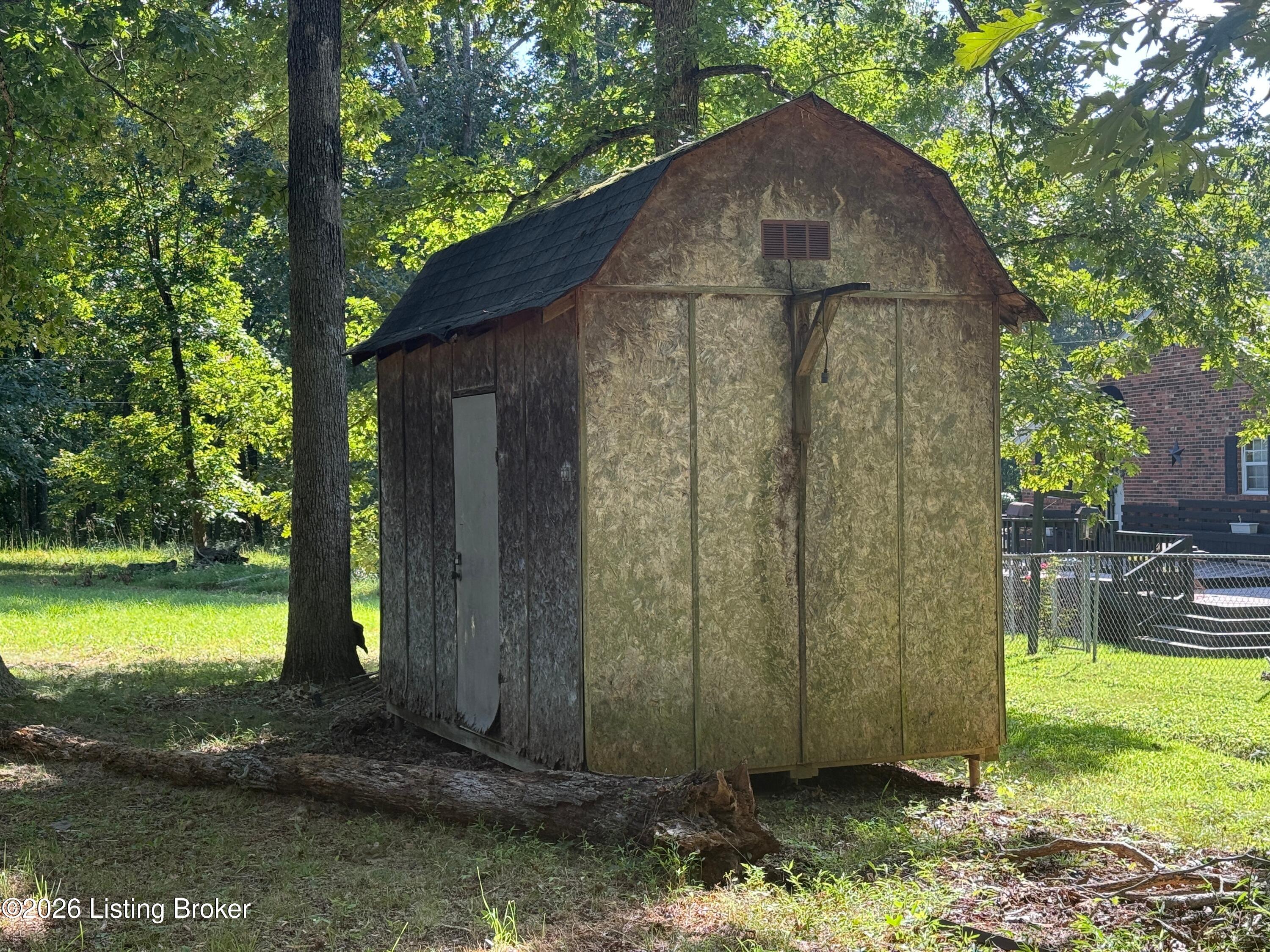 458 Foxwood Cir Property Photo 18