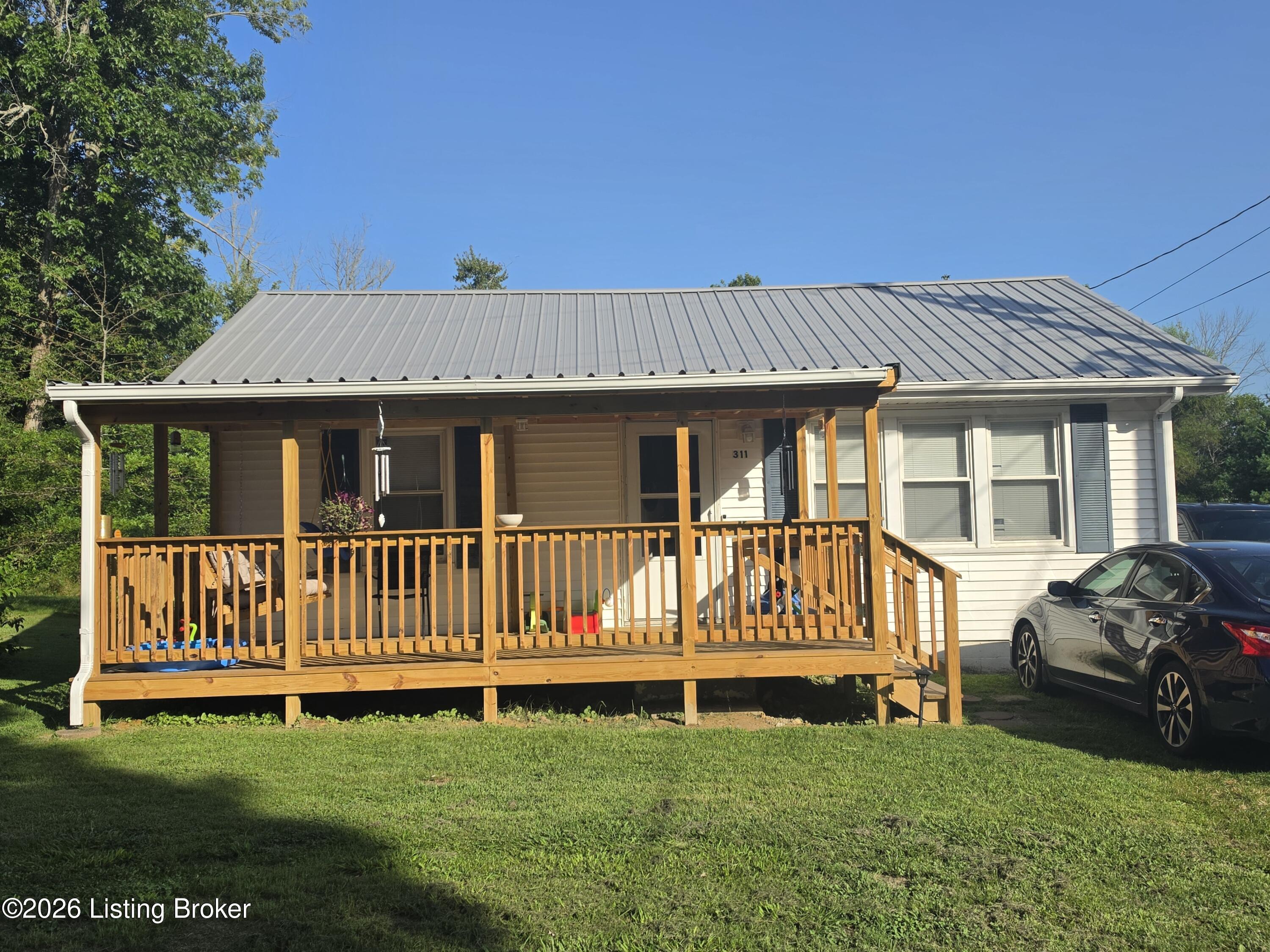 311 Howard St Property Photo 2