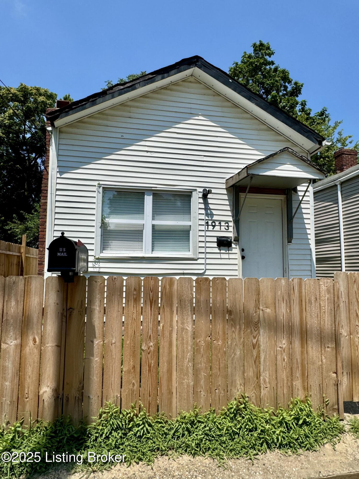 1913 Duncan St Property Photo 14