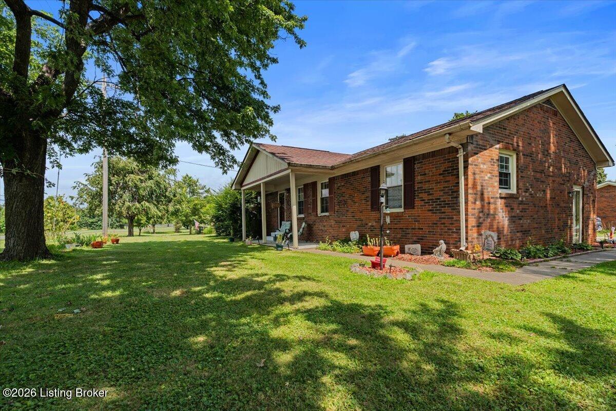 4825 Louisville Rd Property Photo 3