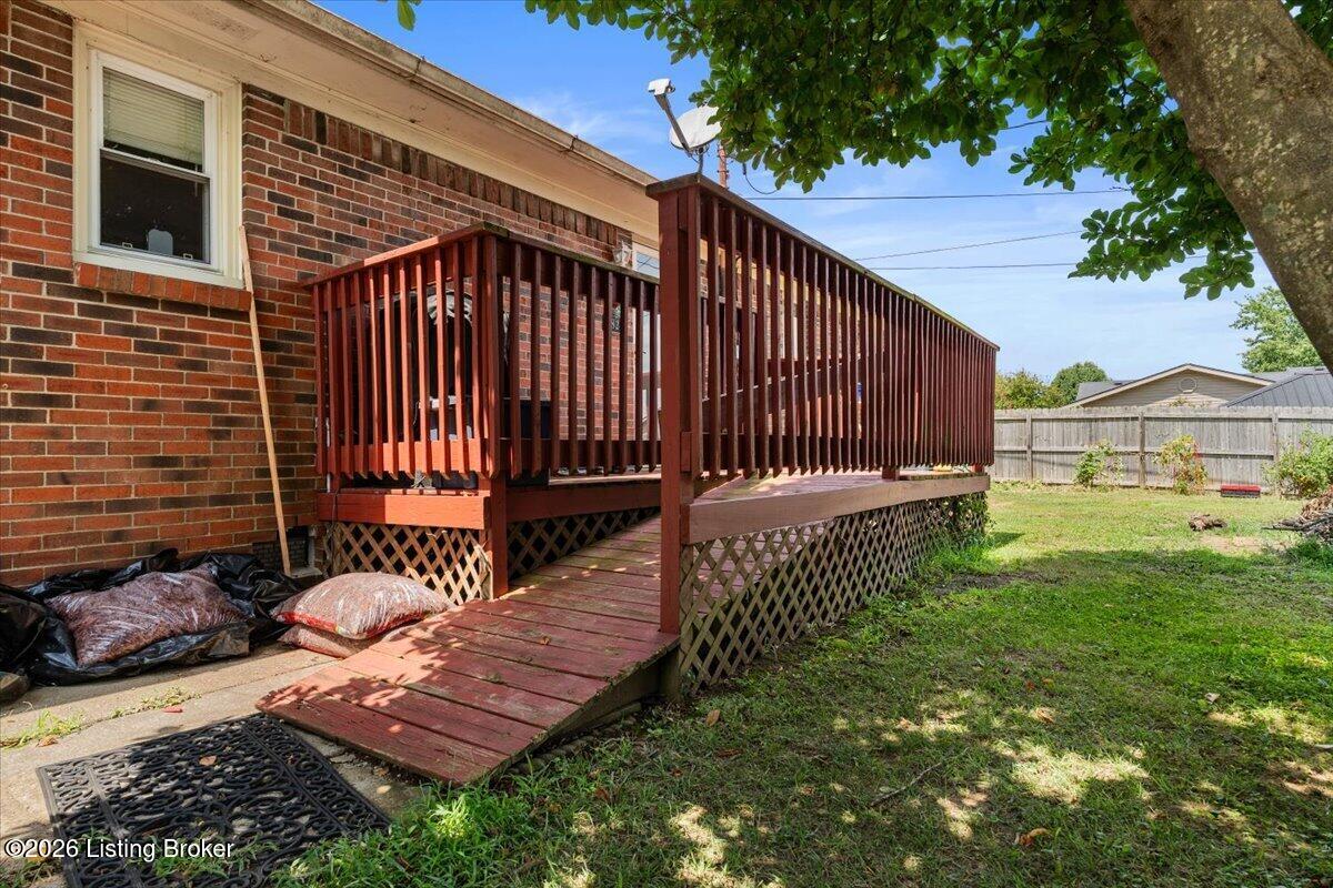 4825 Louisville Rd Property Photo 9