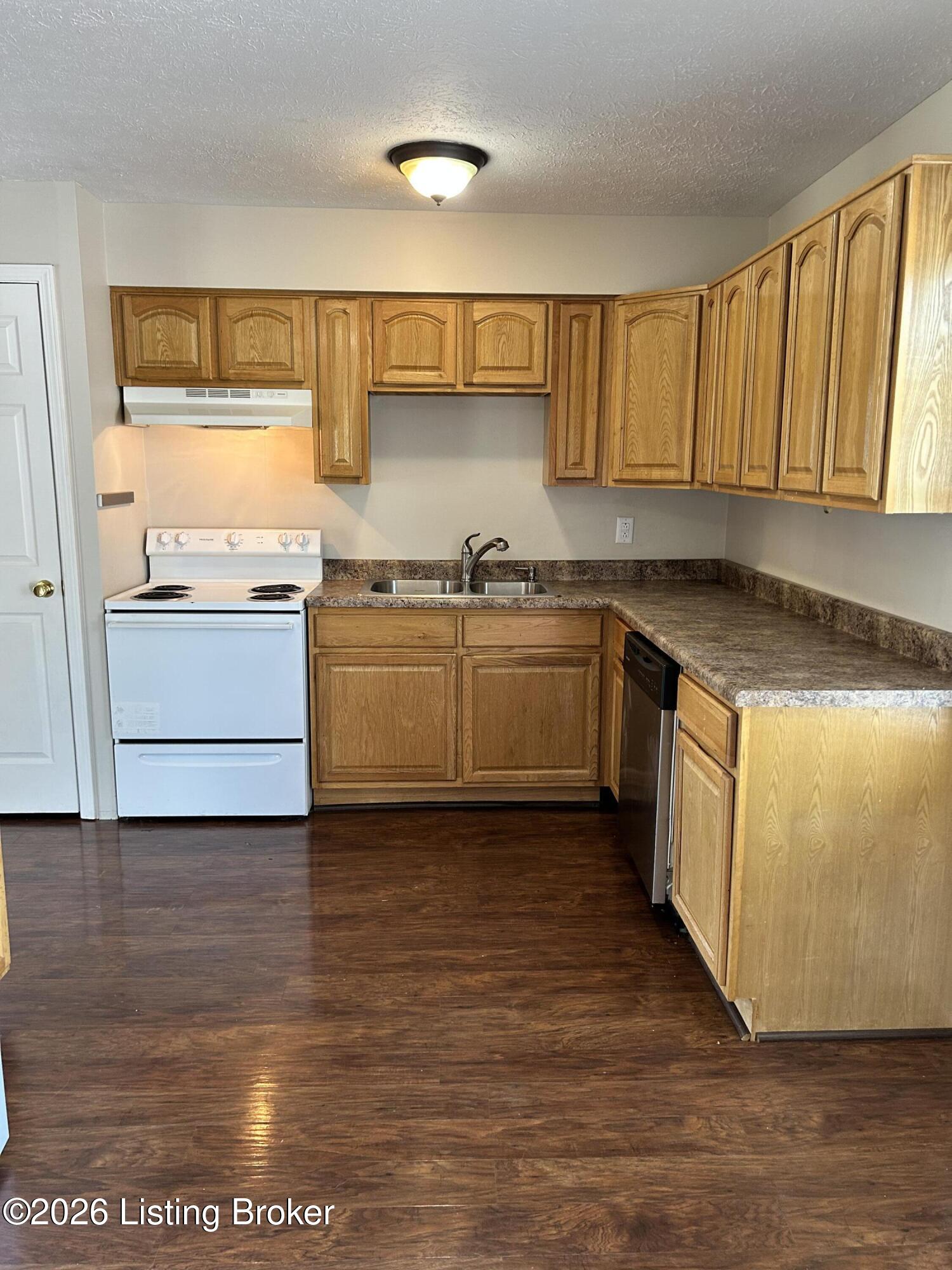 11602 Maple Way Property Photo 7