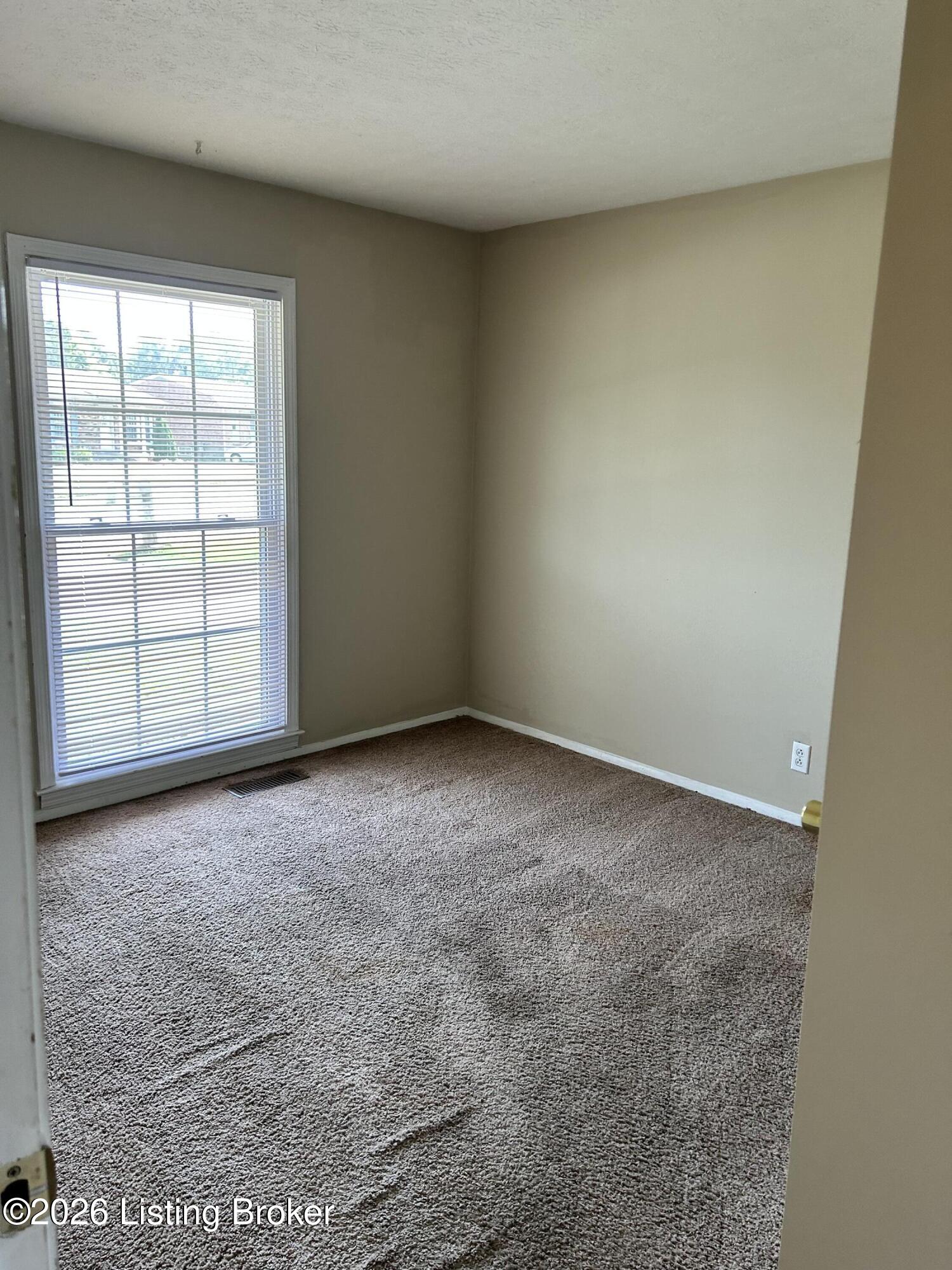 11602 Maple Way Property Photo 10