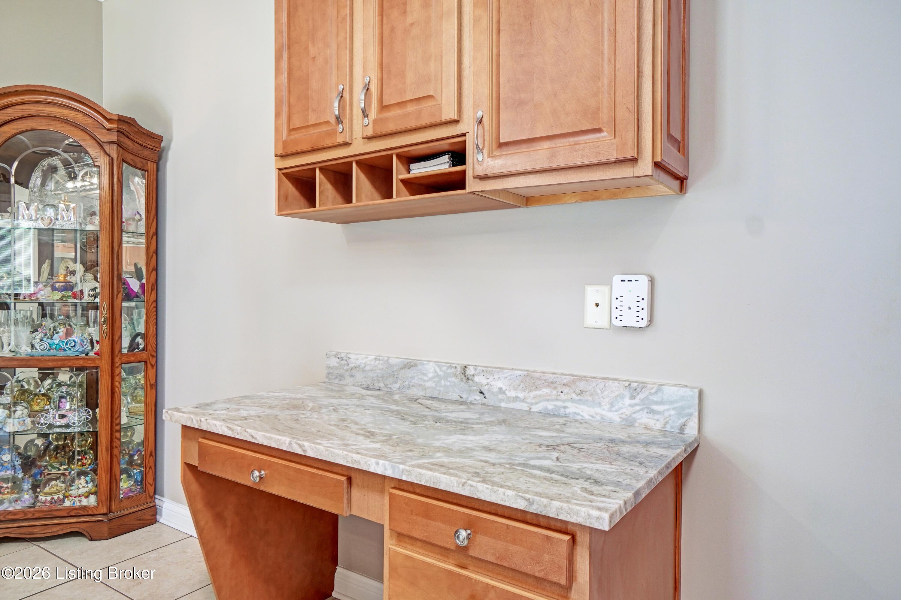 6608 Eastwind Way Property Photo 8