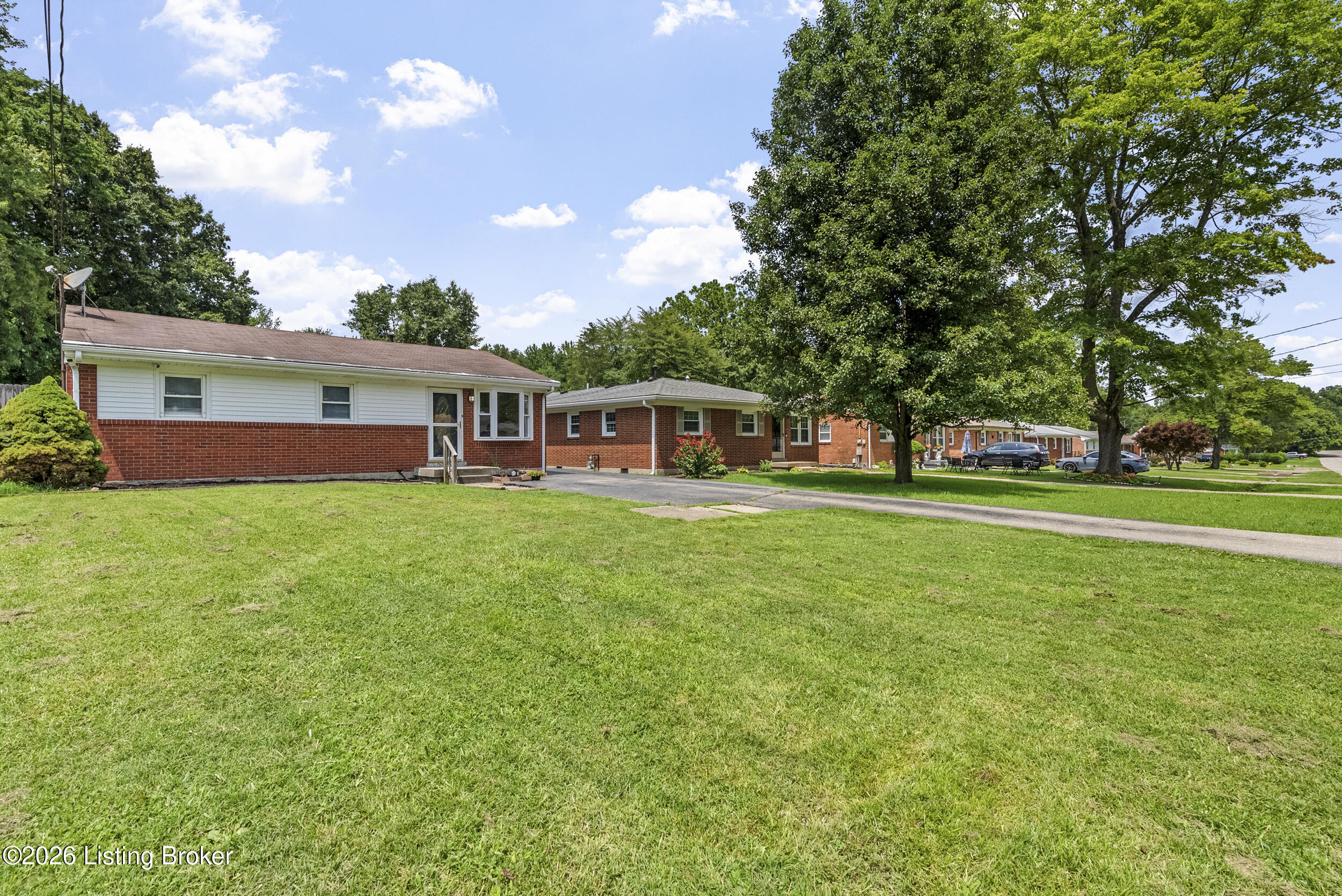 10612 Charlene Dr Property Photo 2