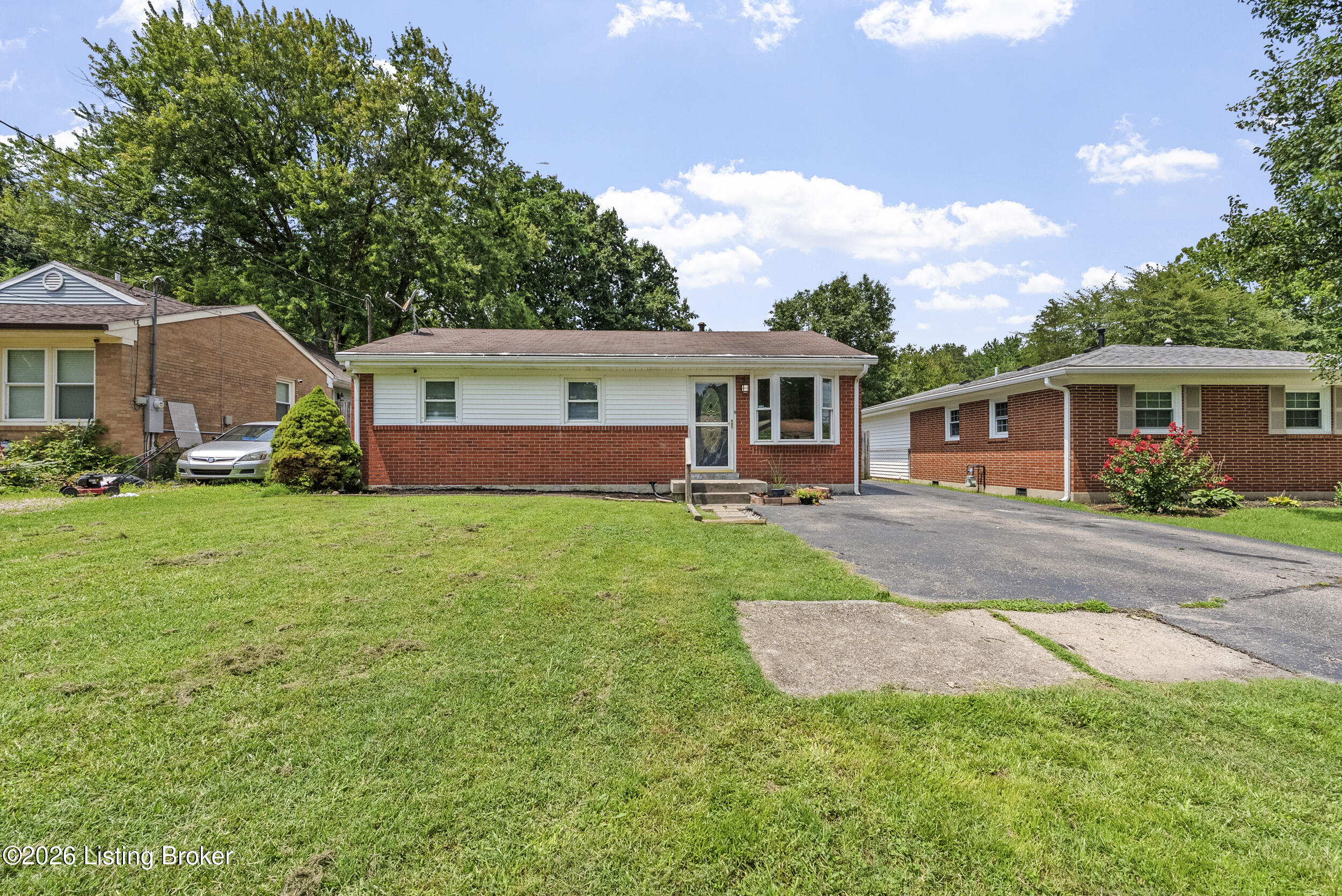 10612 Charlene Dr Property Photo 3