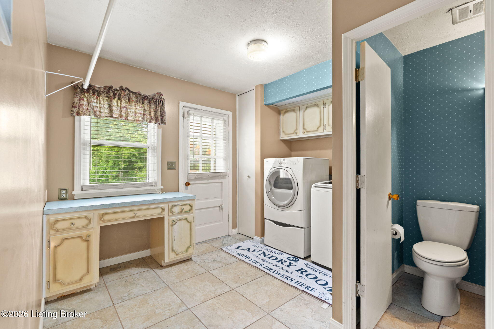 6502 Hollow Tree Rd Property Photo 44