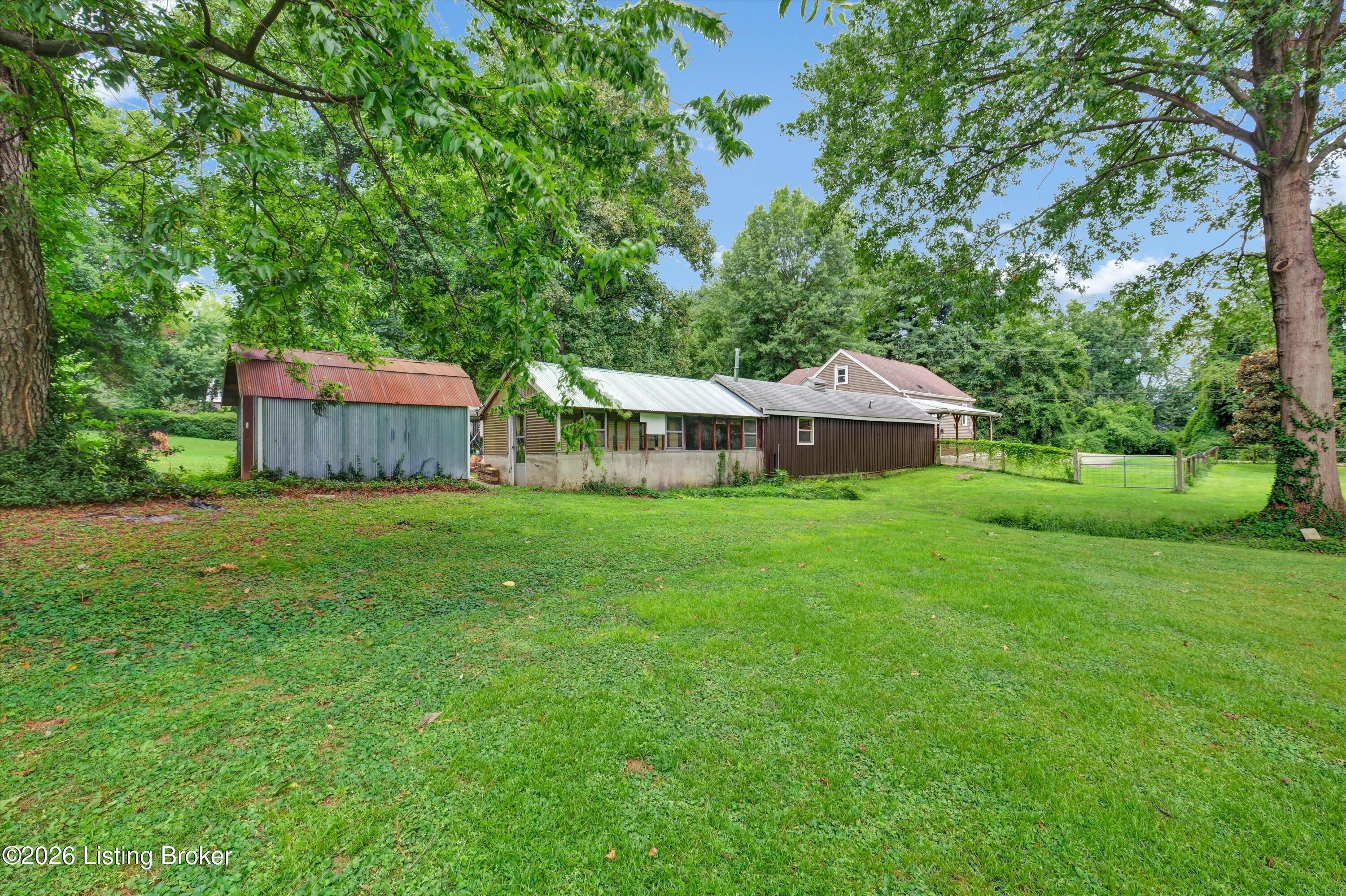1516 Eskridge Ln Property Photo 6